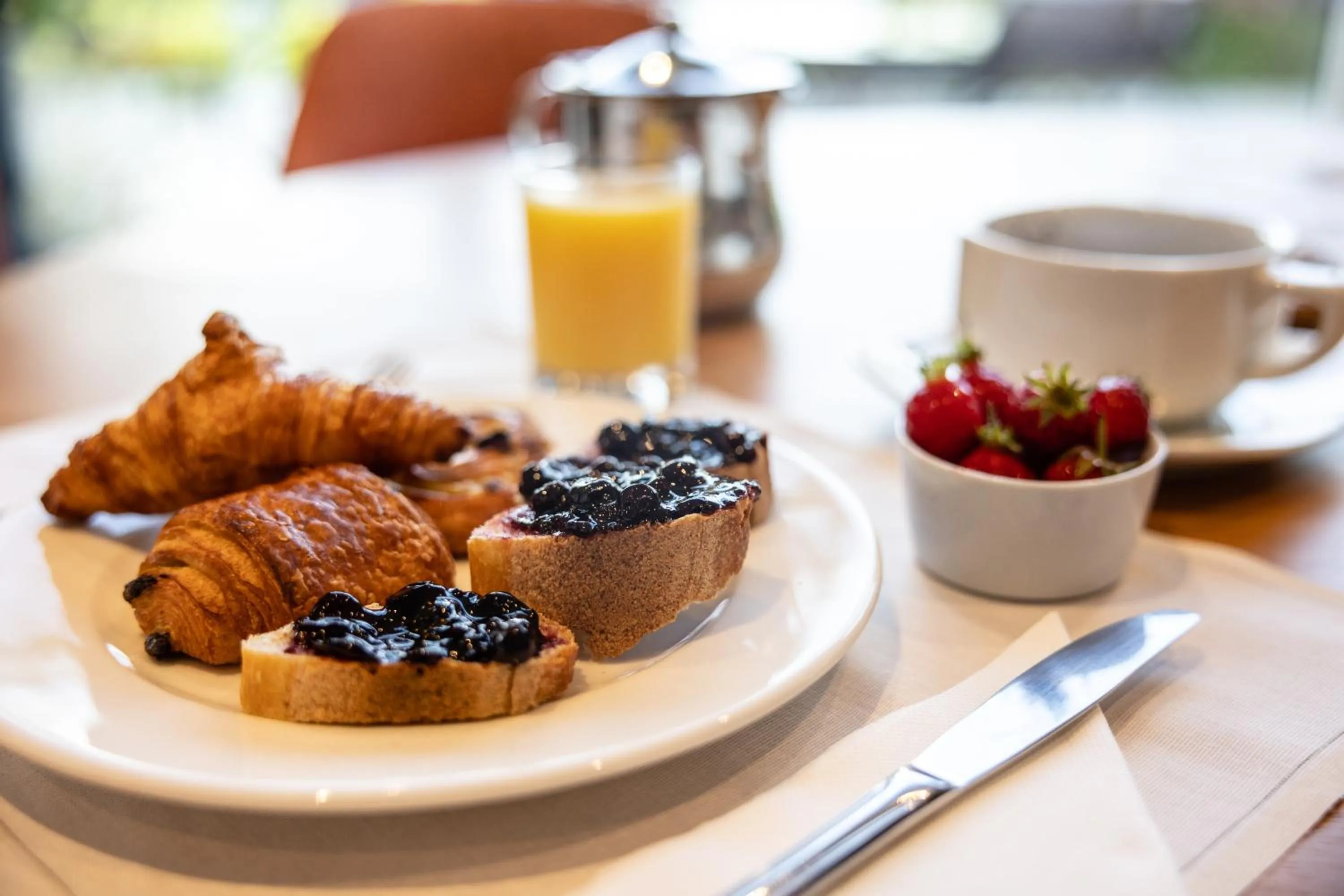 Breakfast in Domaine de la Tortinière