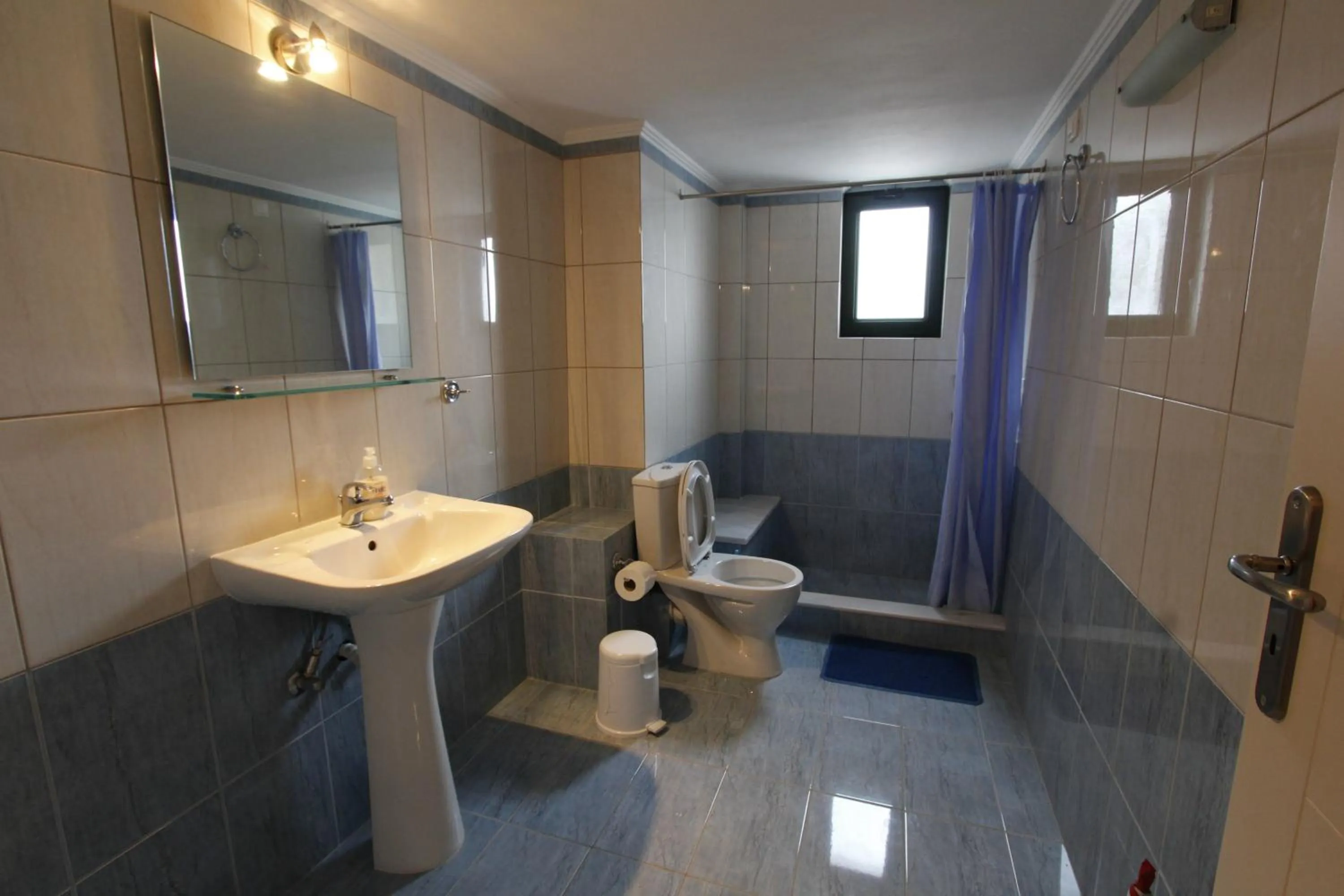 Bathroom in Θέα - View Appartments