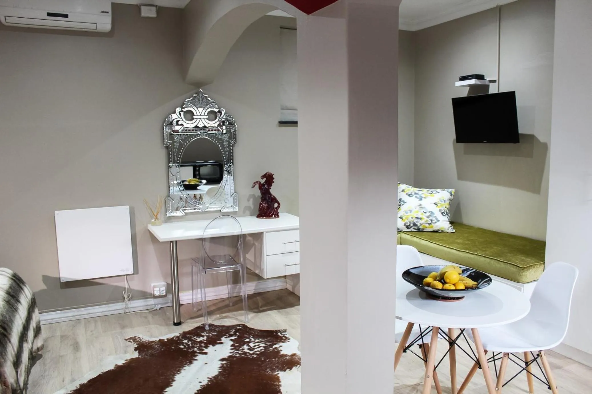 TV and multimedia in A' Queenslin Guesthouse