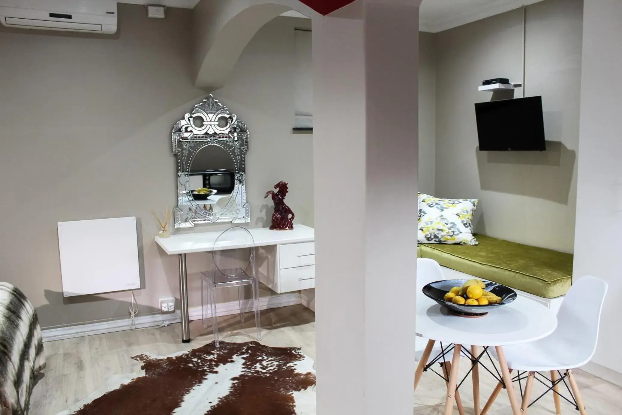 Executive Suite in A' Queenslin Guesthouse Executive Suite in A' Queenslin Guesthouse