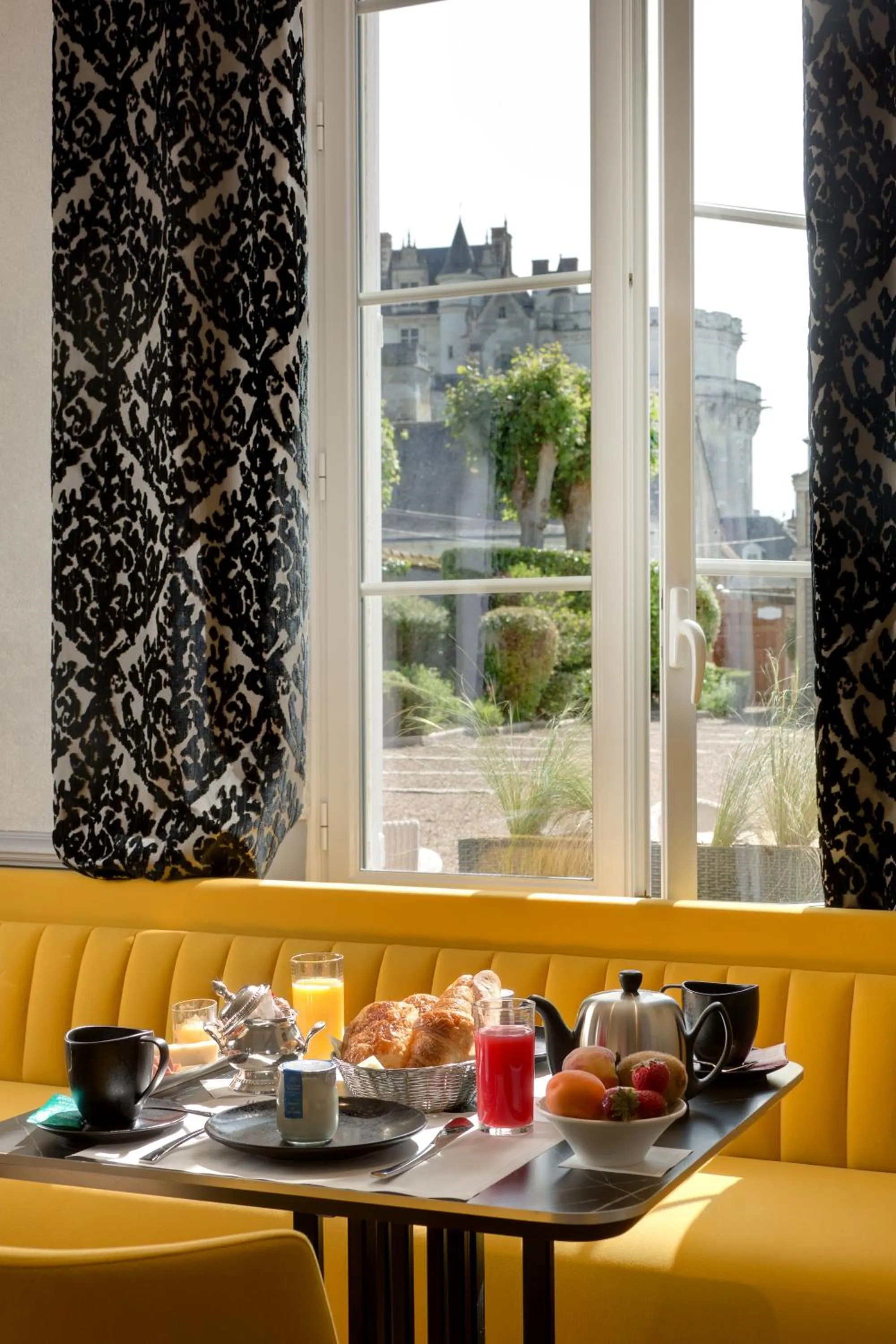 Breakfast in Le Manoir Les Minimes