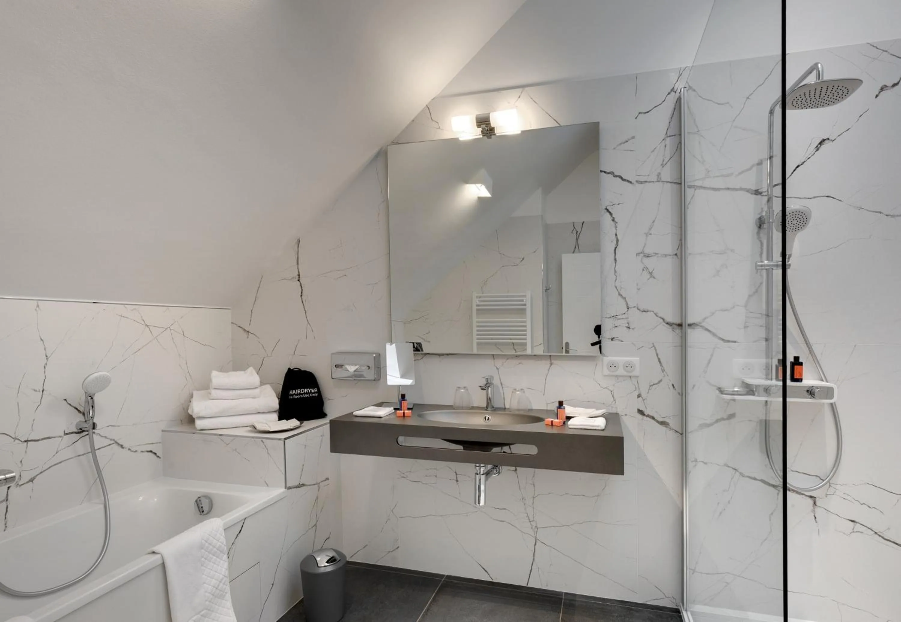 Bathroom in Le Manoir Les Minimes