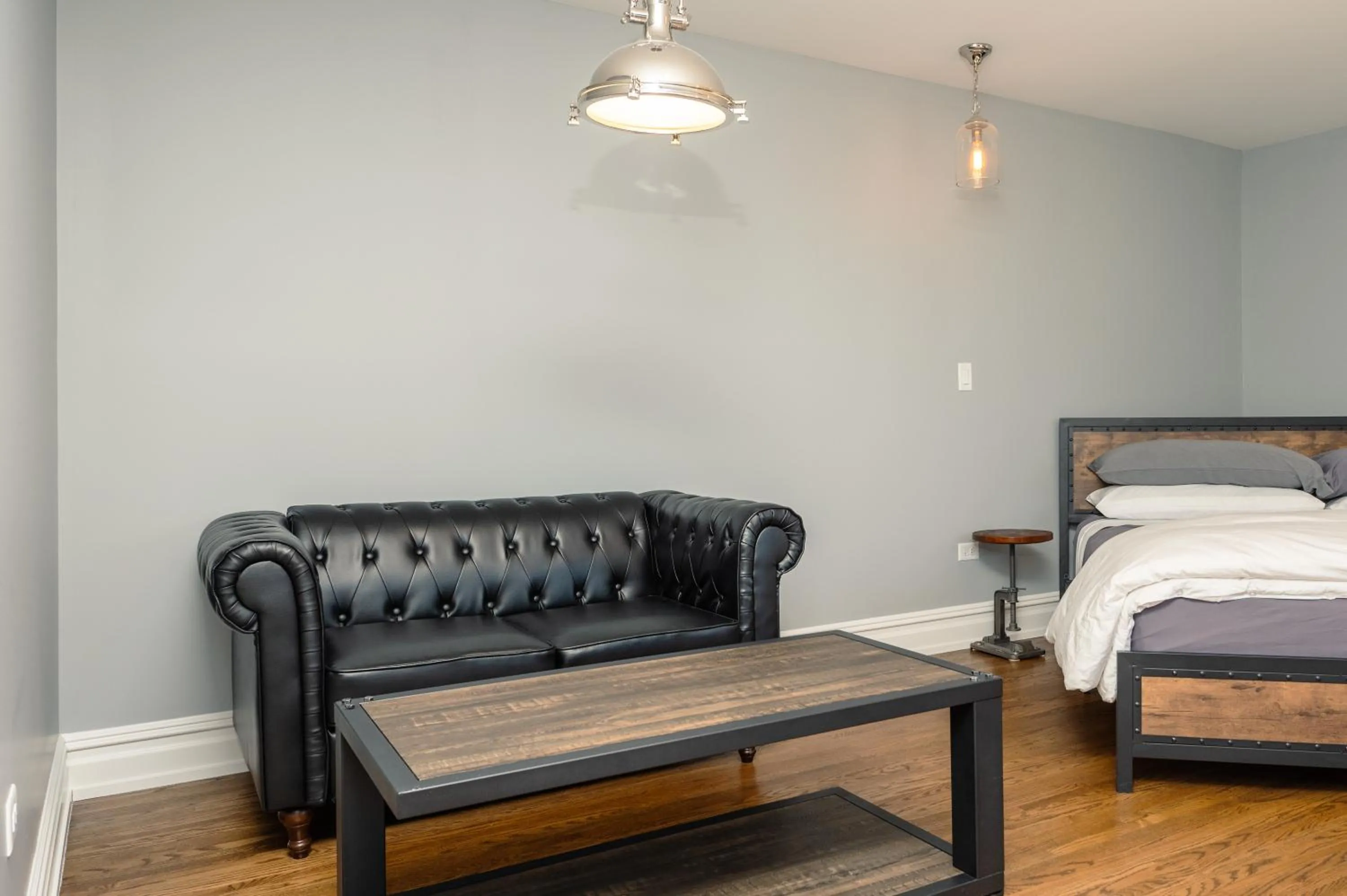 Bed in The Plainfield Inn