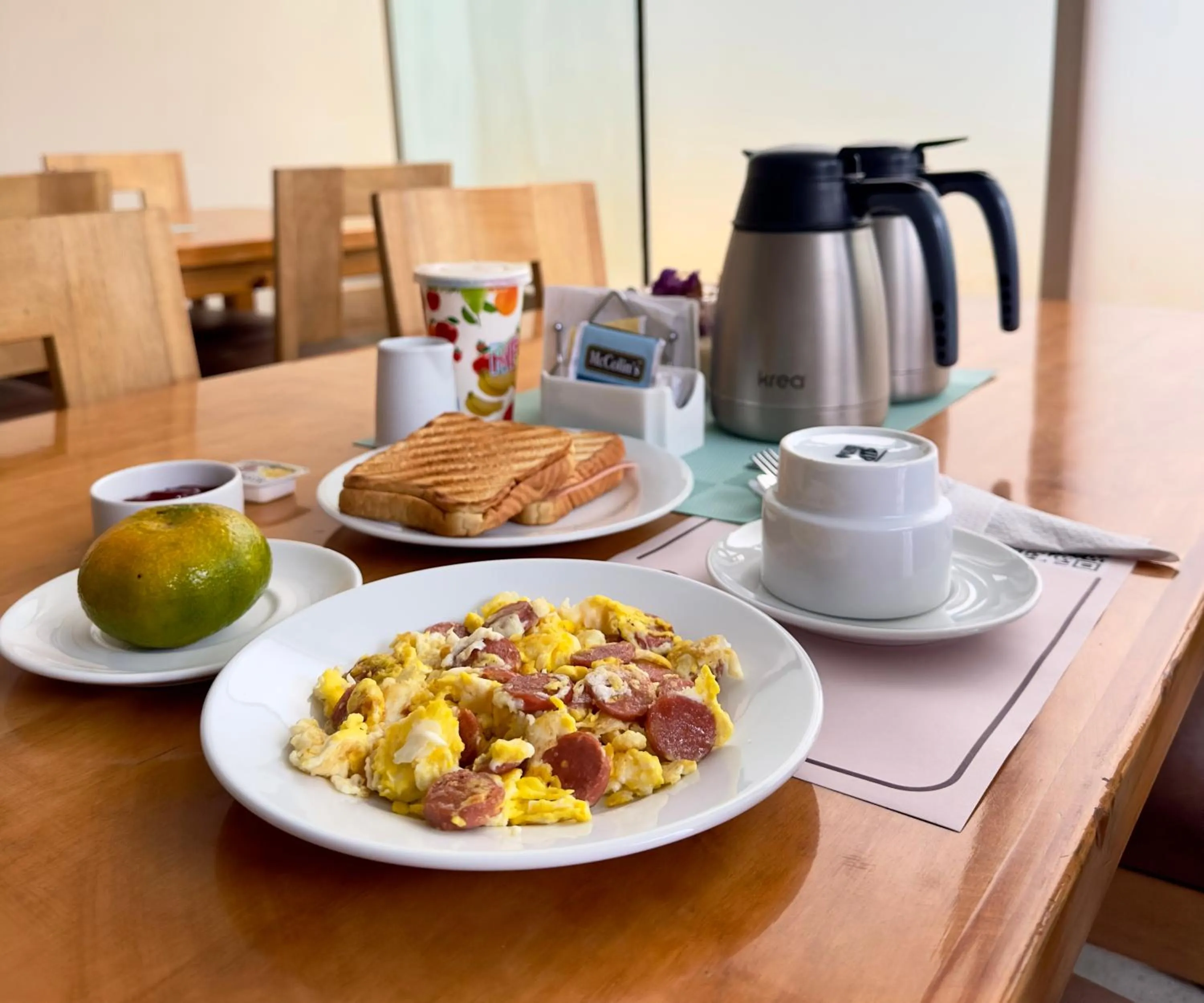 Breakfast in Hotel Asturias Inn