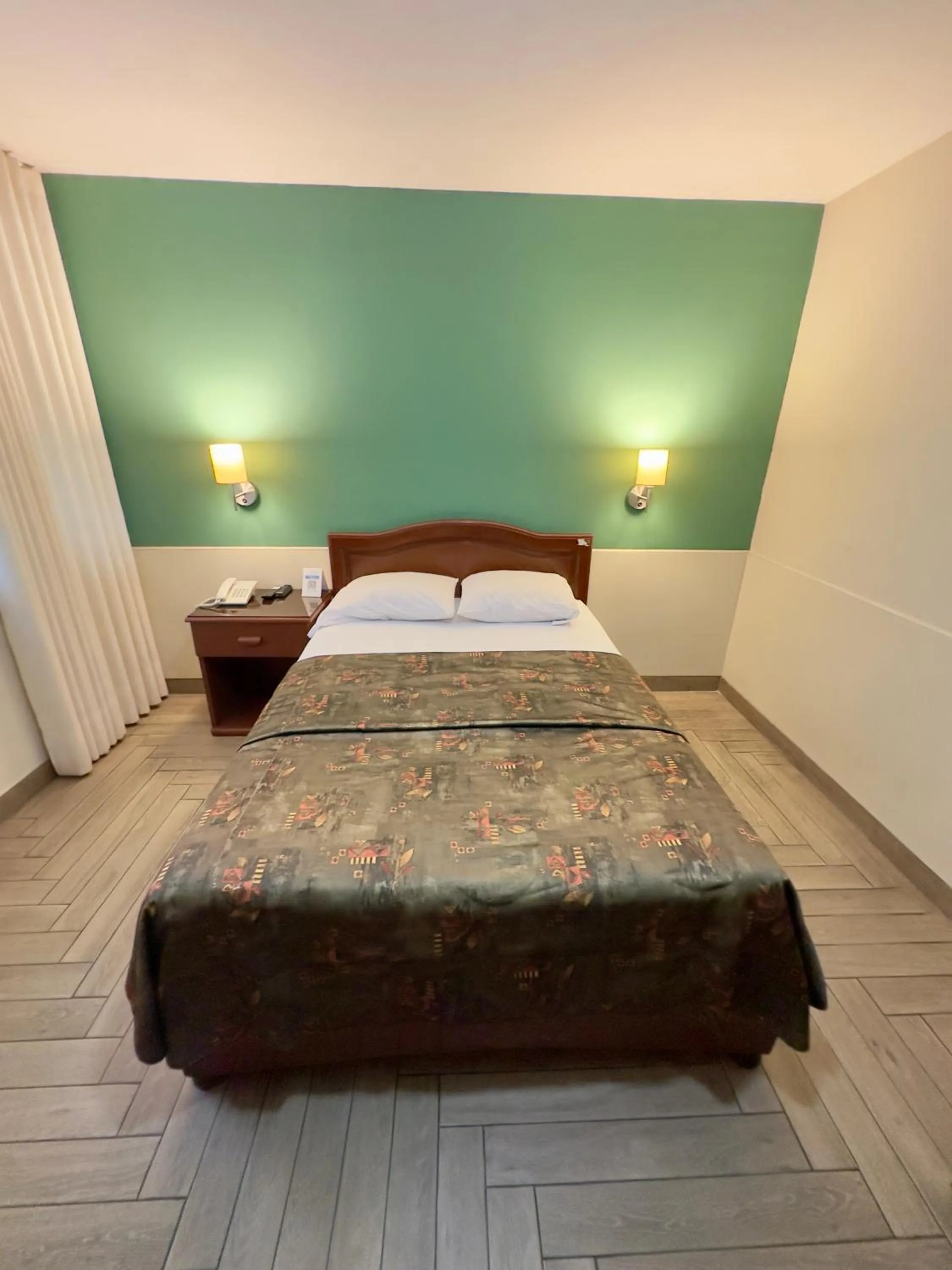 Bedroom, Bed in Hotel La Molina