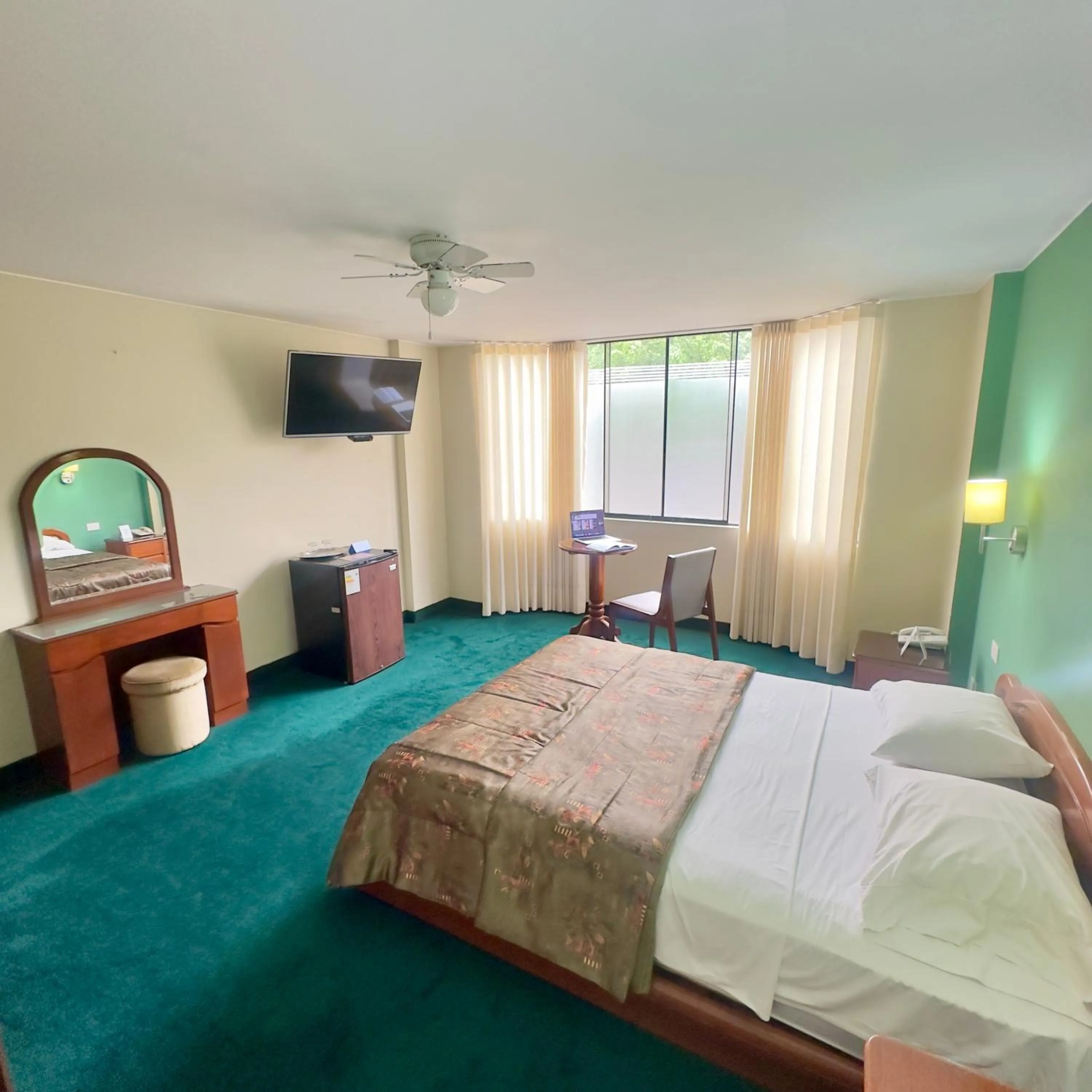 Bedroom, Bed in Hotel La Molina