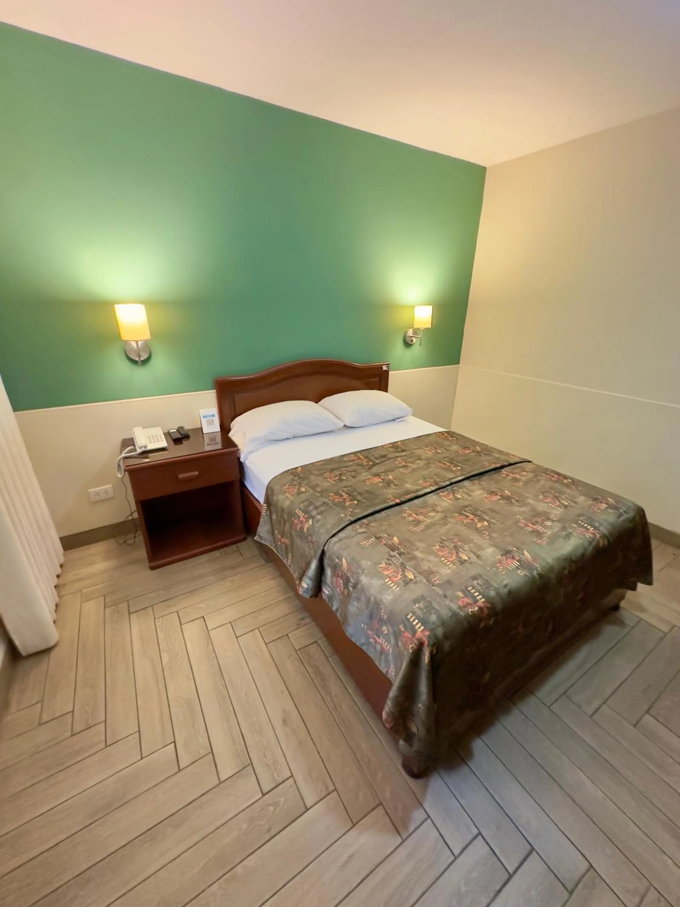 Bedroom, Bed in Hotel La Molina