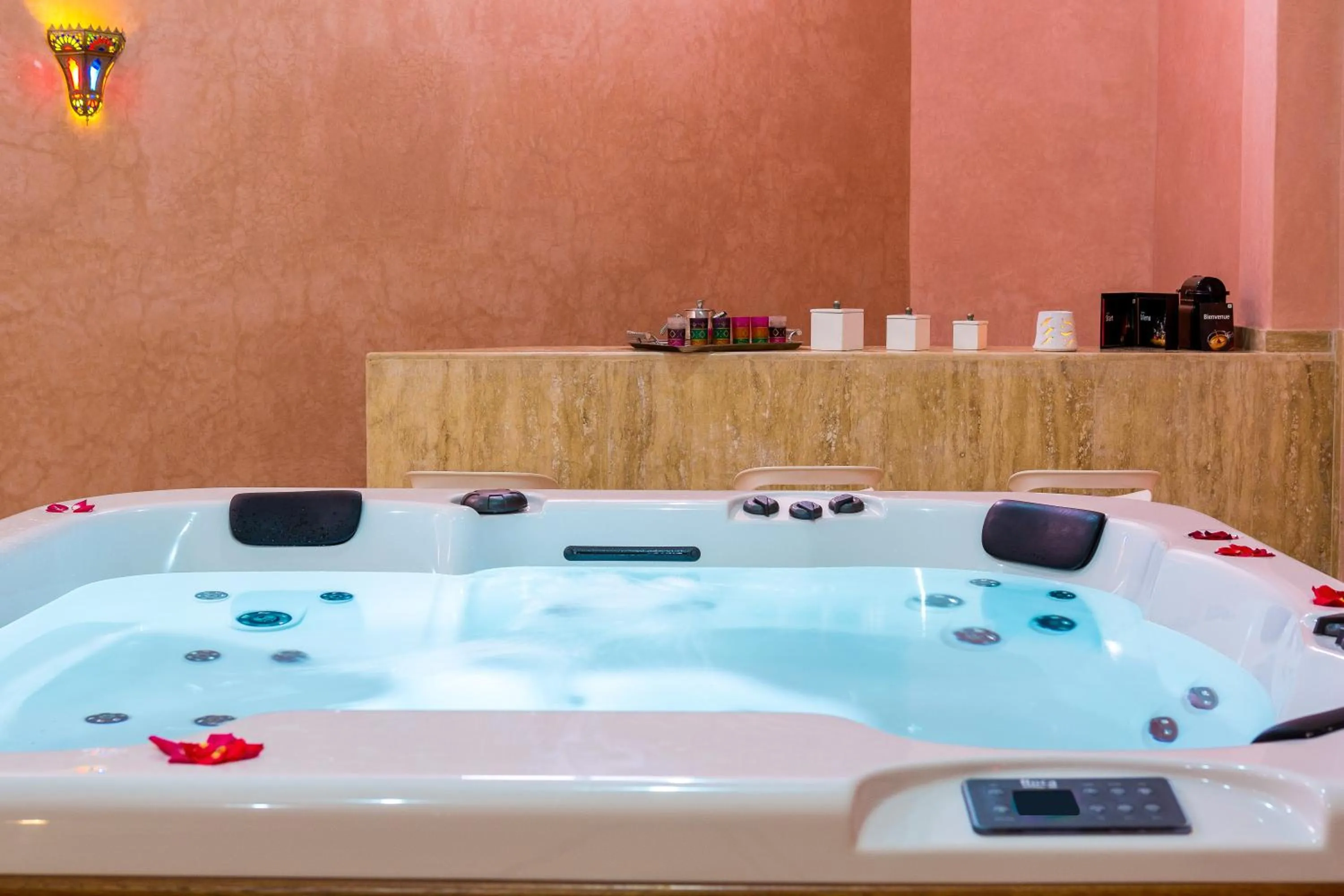 Hot Tub in La Palmeraie De L'Atlas