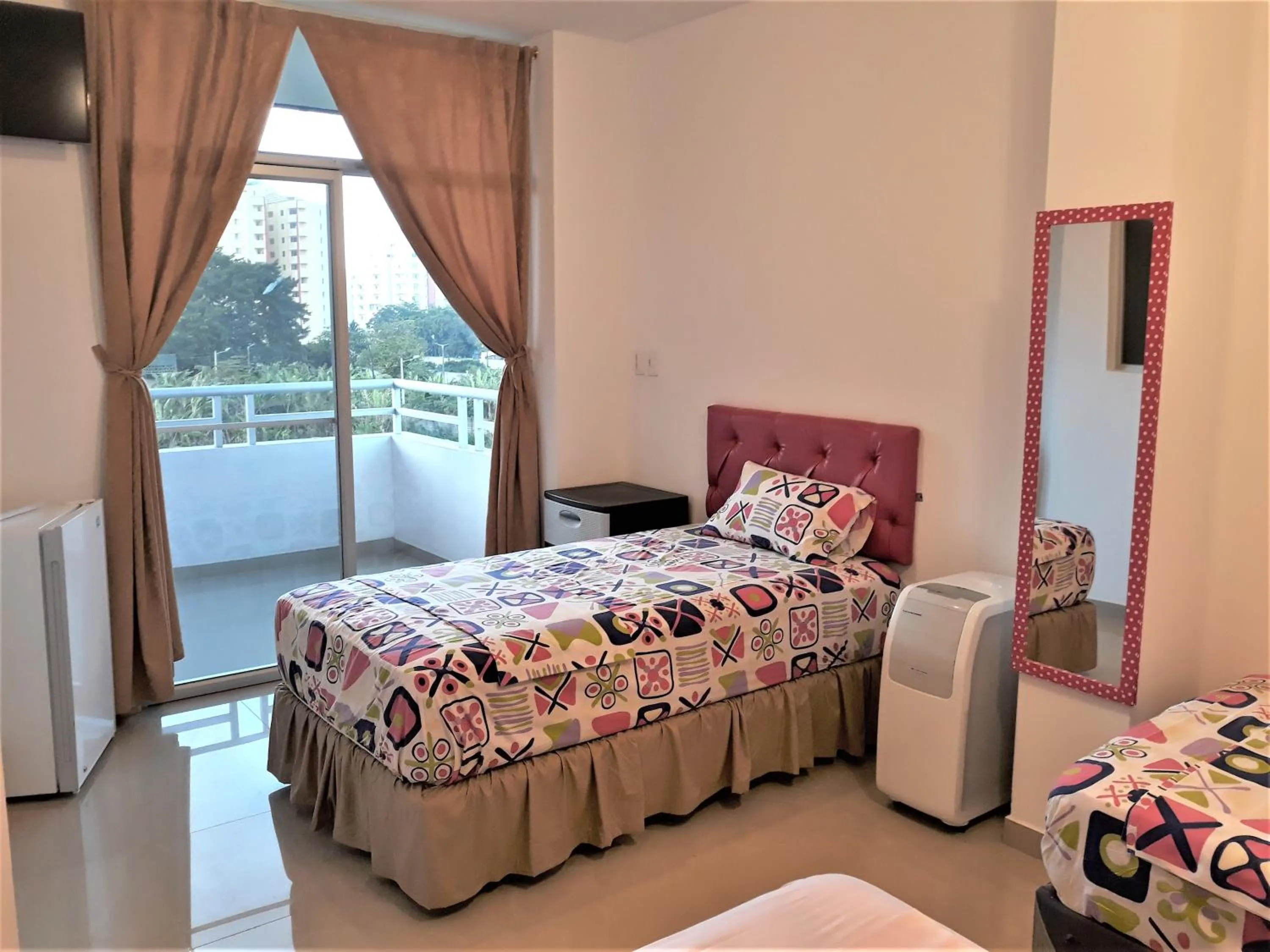 Photo of the whole room, Bed in Hotel Almond Beach