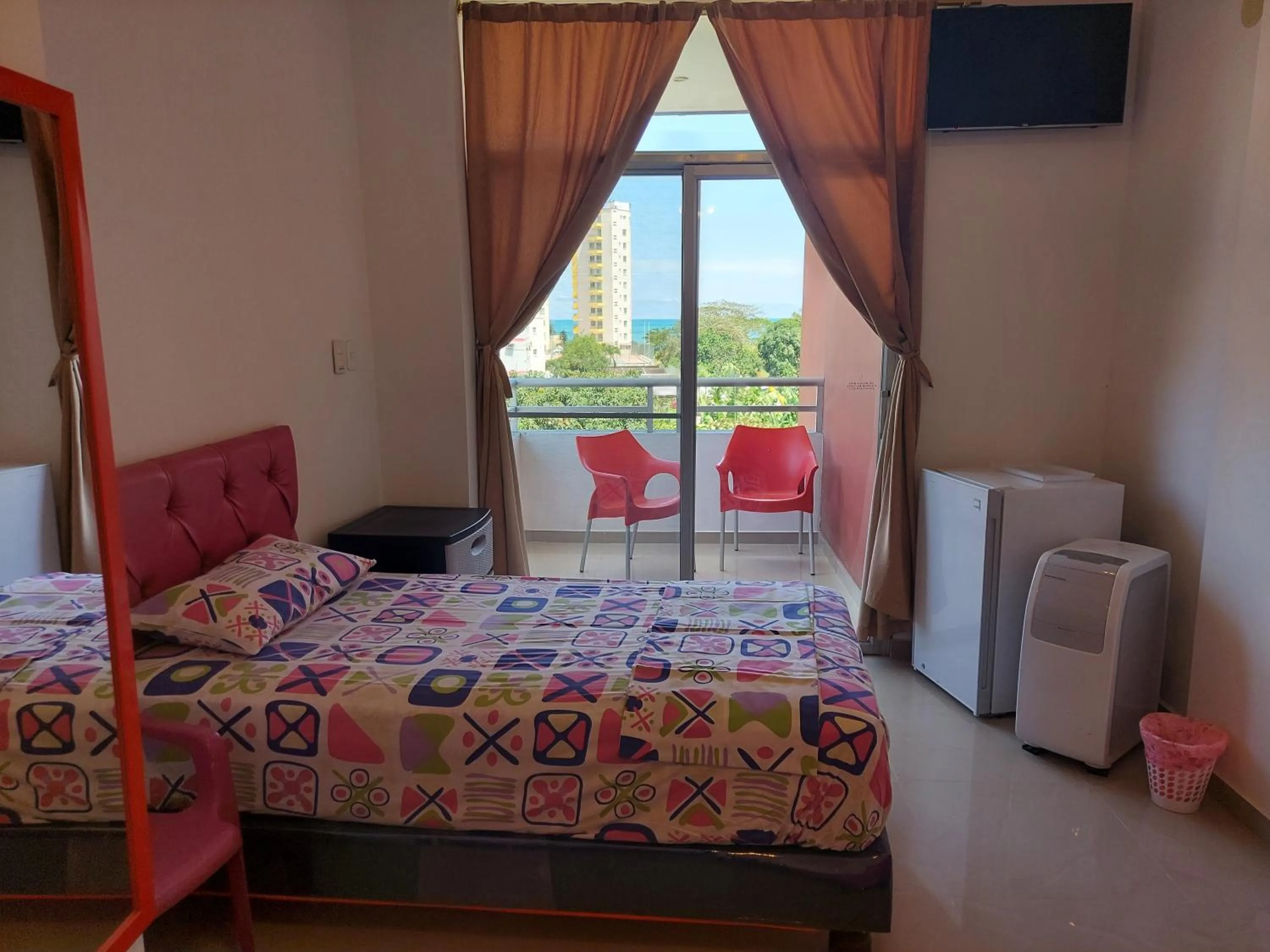 Bedroom, Bed in Hotel Almond Beach