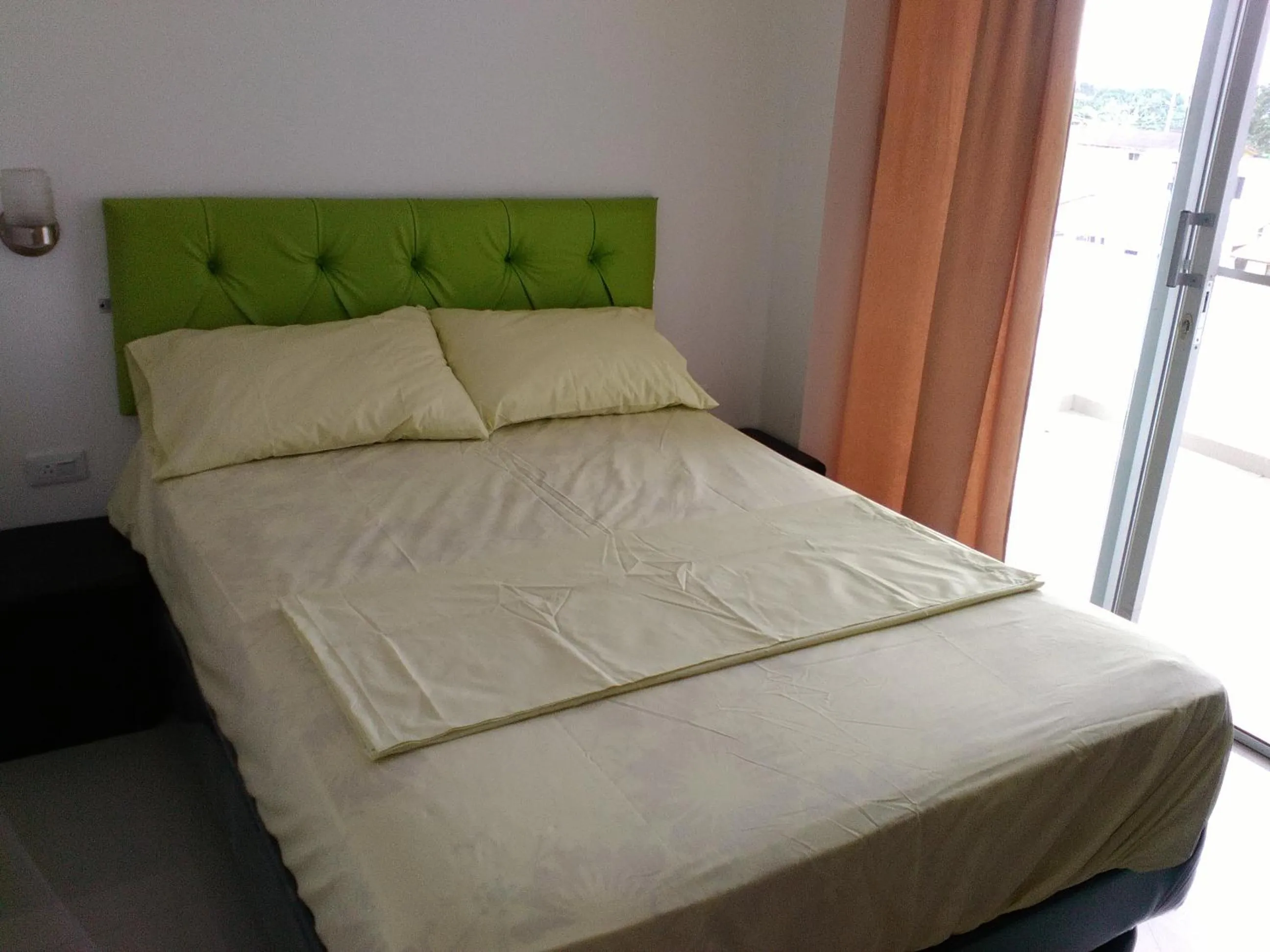 Photo of the whole room, Bed in Hotel Almond Beach