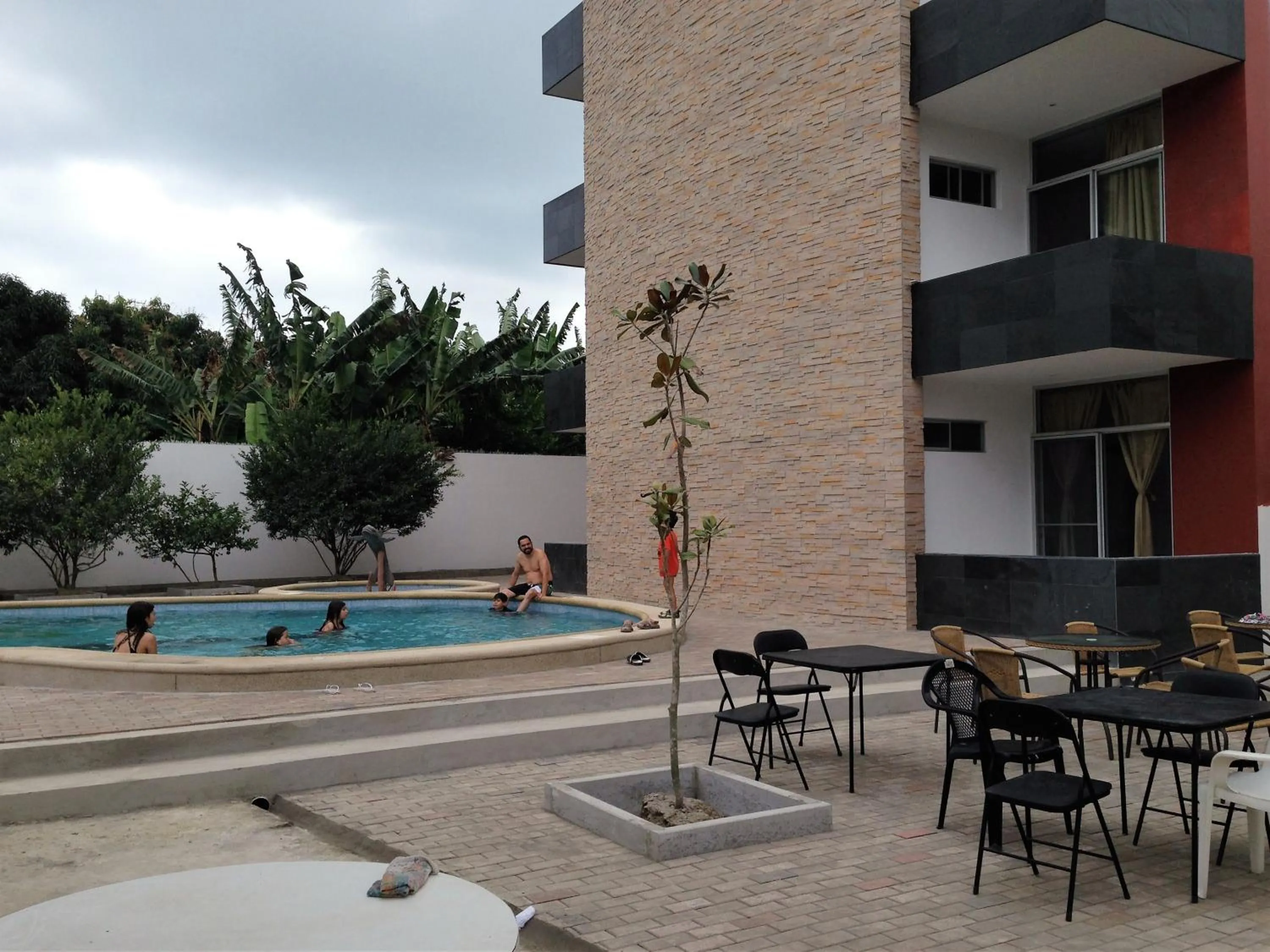 Food and drinks in Hotel Almond Beach