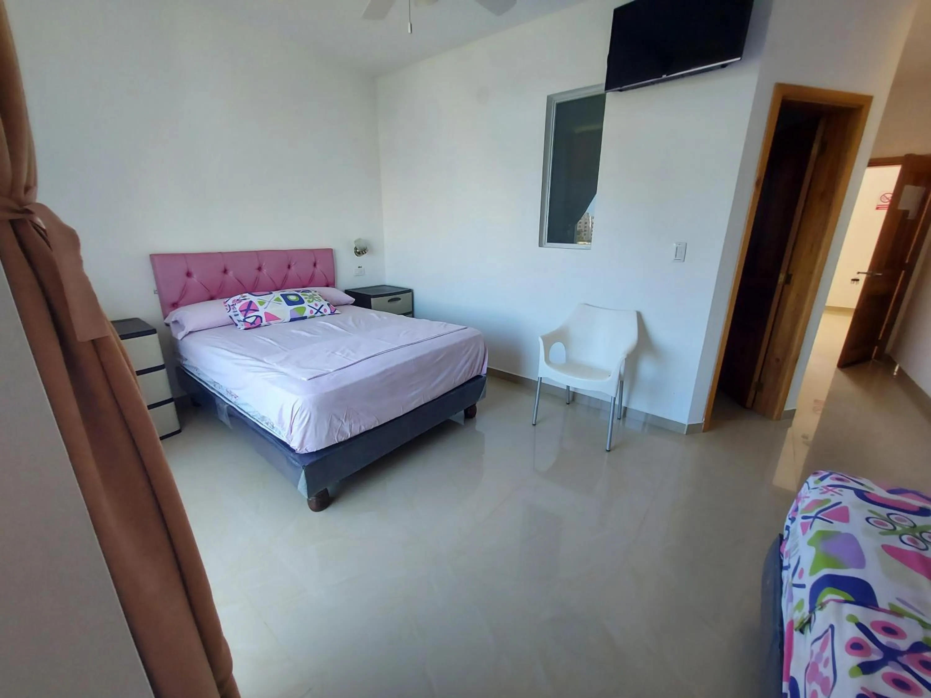 Photo of the whole room, Bed in Hotel Almond Beach