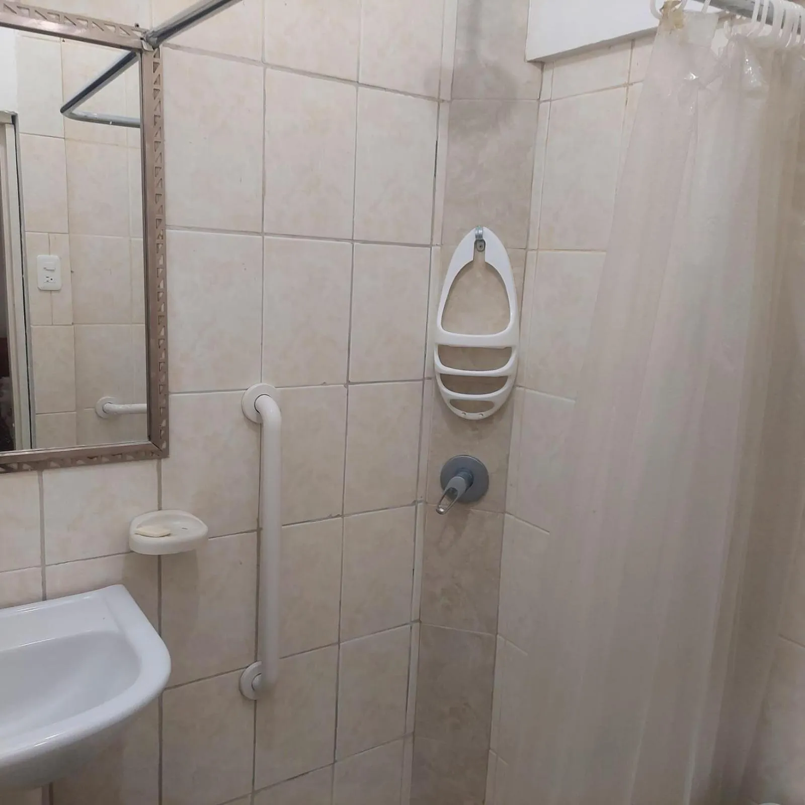 Bathroom in Hotel Almond Beach