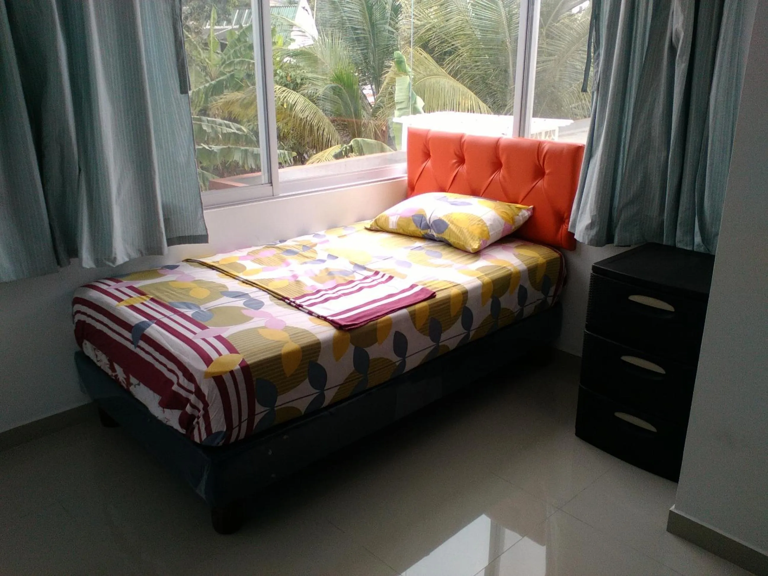 Photo of the whole room, Bed in Hotel Almond Beach