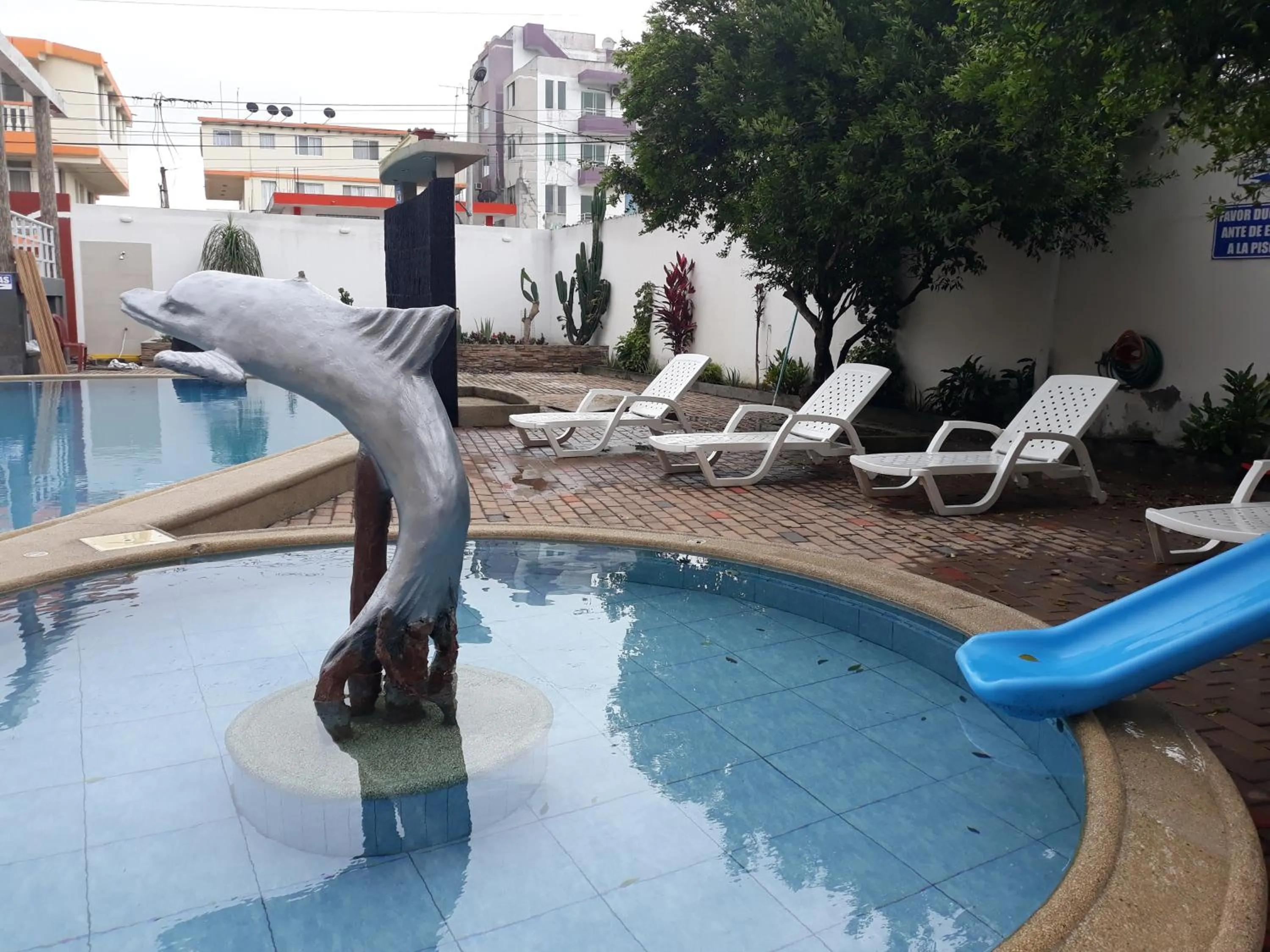 Swimming pool in Hotel Almond Beach