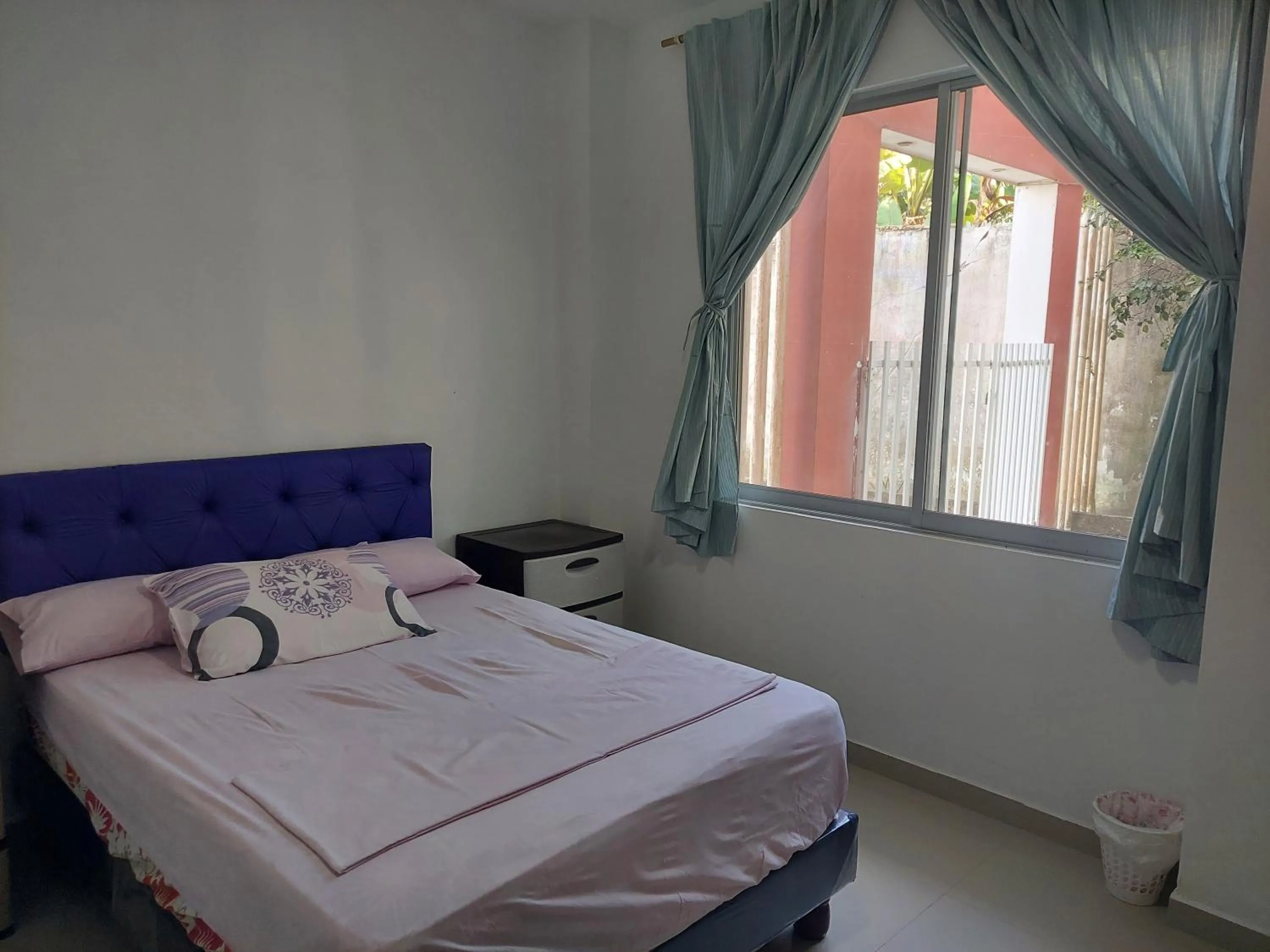 Bedroom, Bed in Hotel Almond Beach