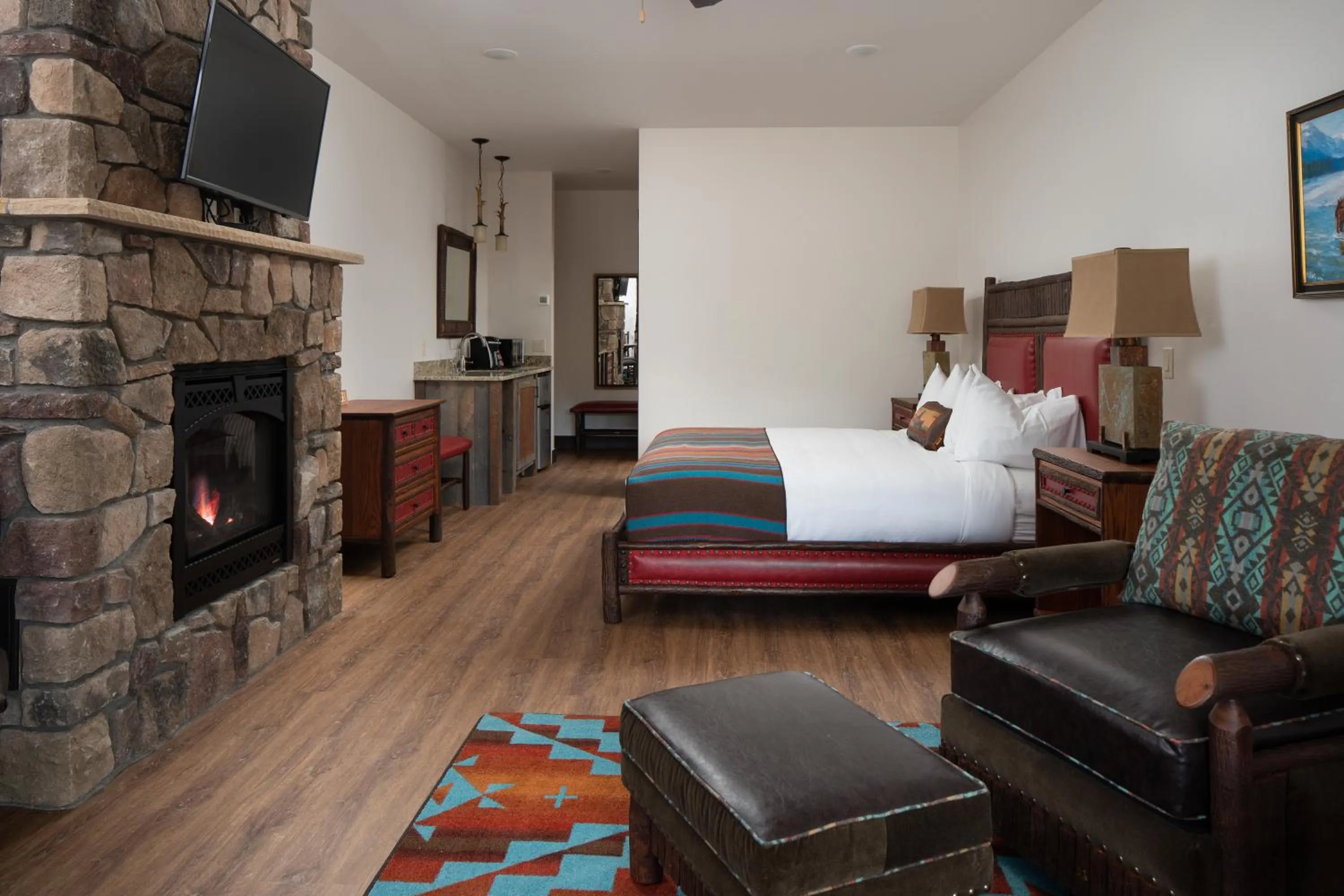 Photo of the whole room in The Landing at Estes Park