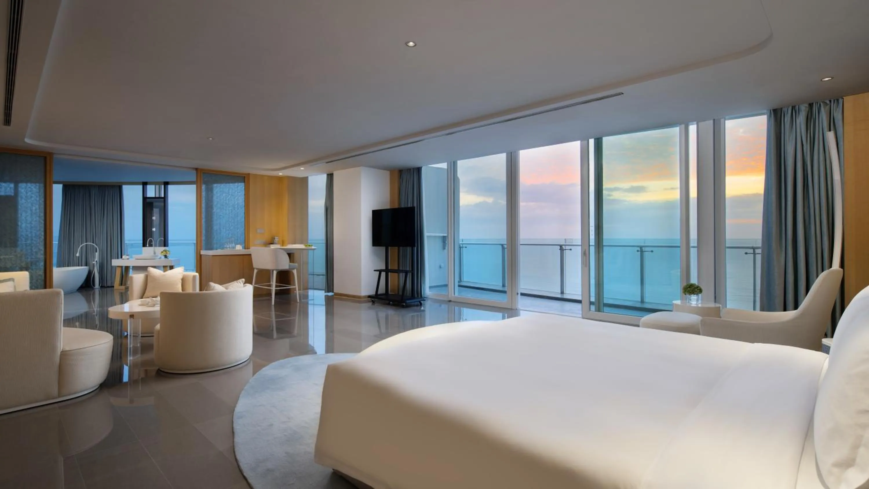 Photo of the whole room, Bed in The Mangrovetree Sanya Resort