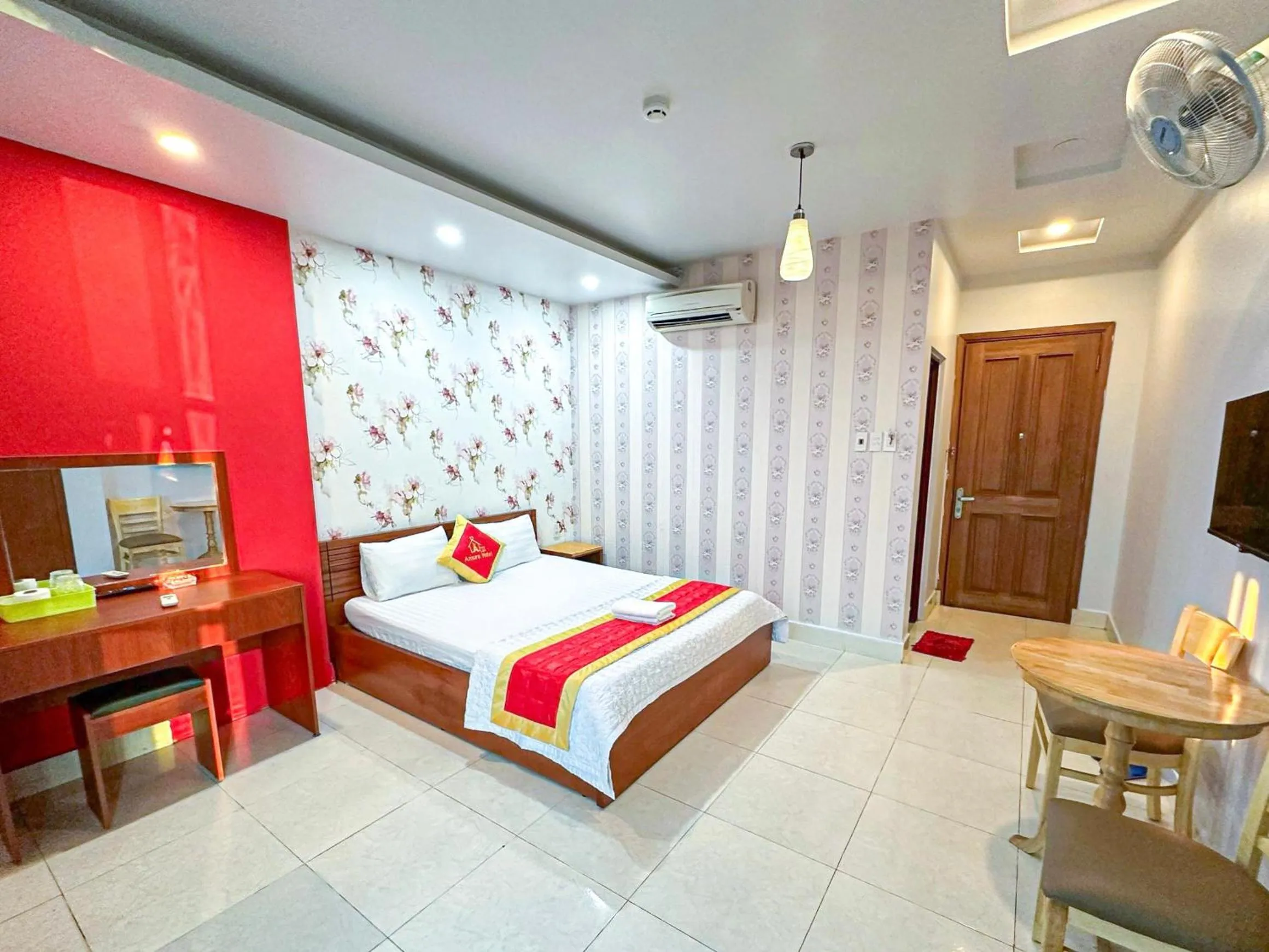 hair dresser, Bed in Amura Hotel Quận 7