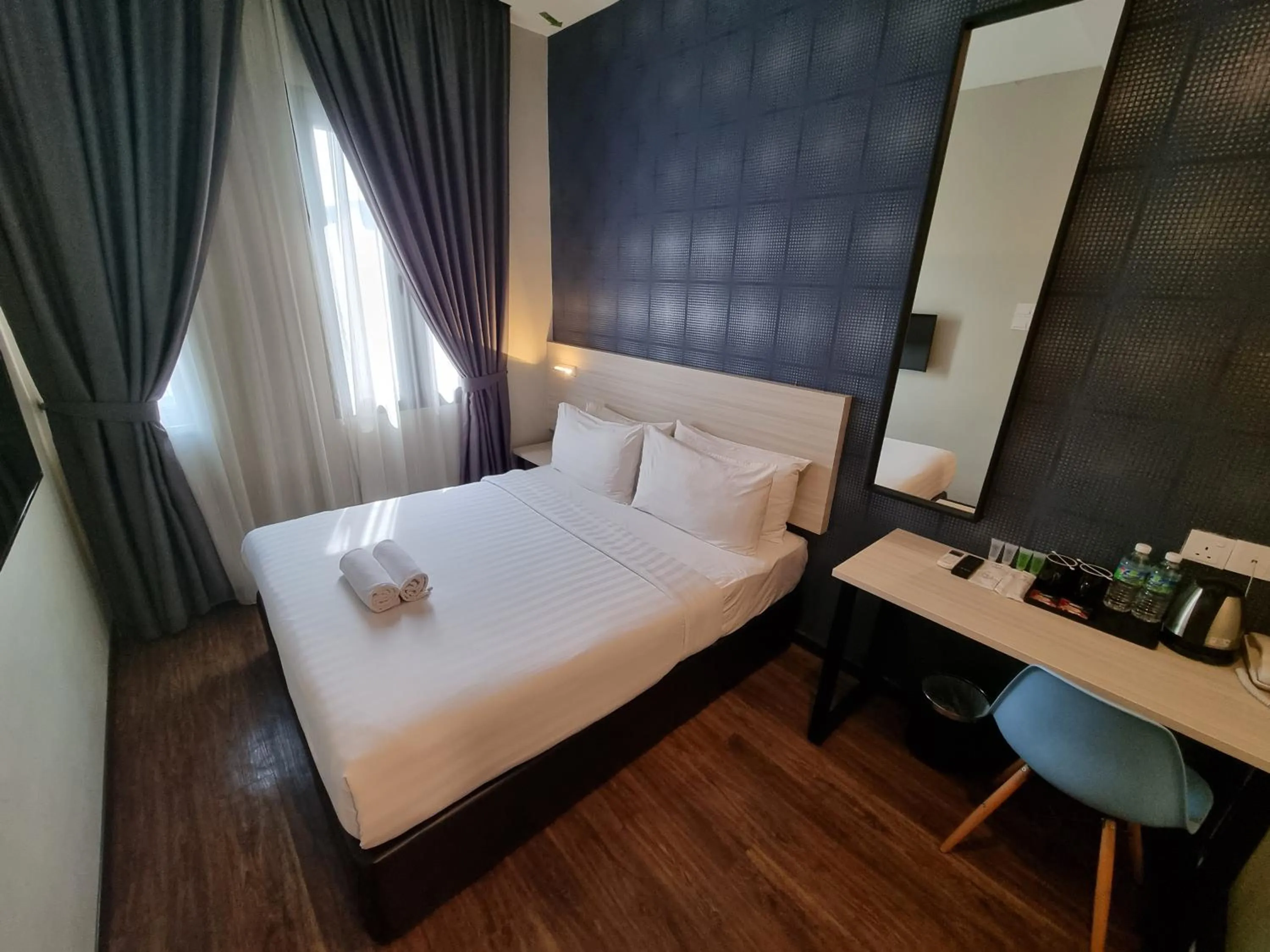 Bedroom, Bed in The Square Hotel