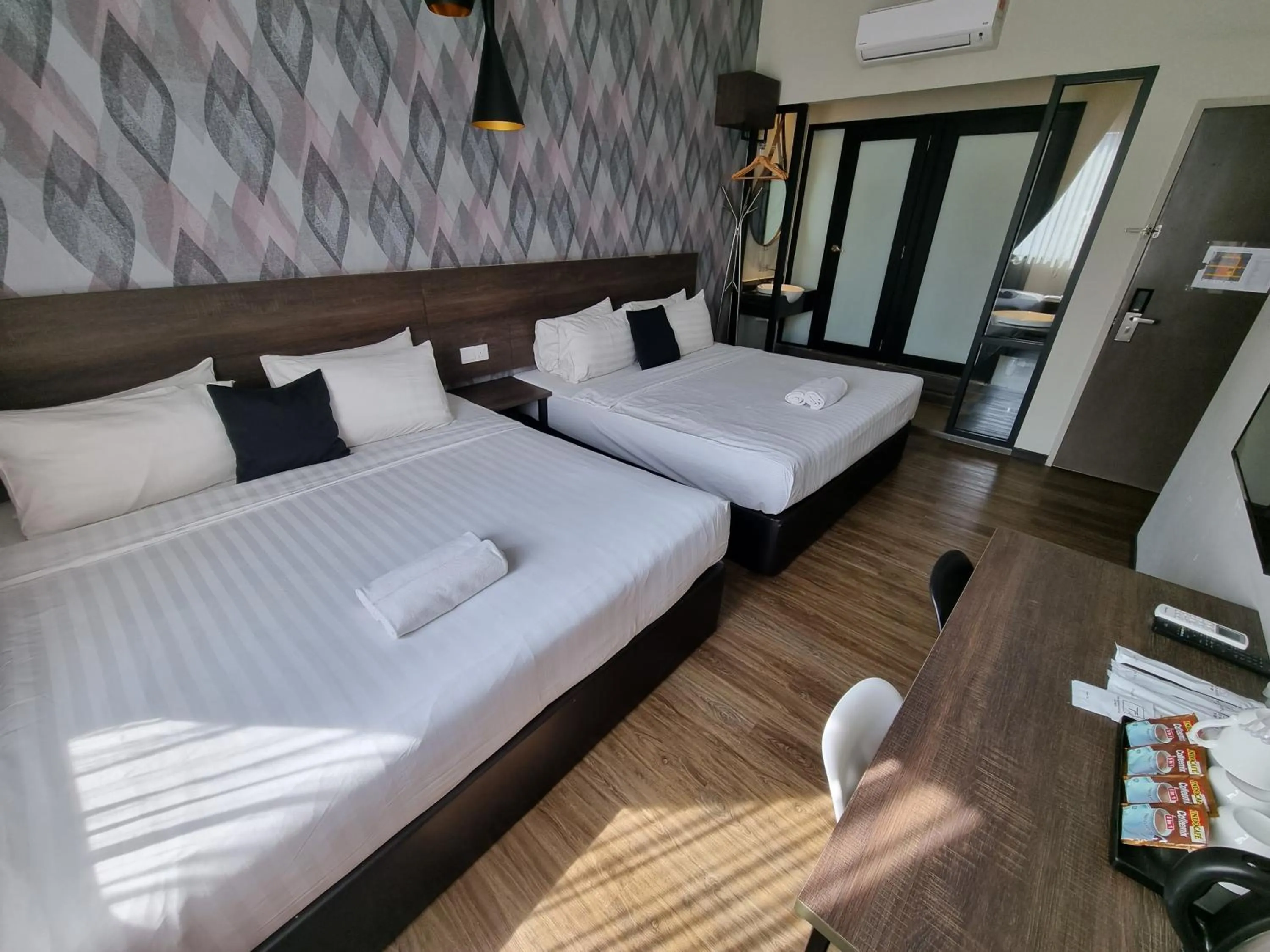 Bedroom, Bed in The Square Hotel