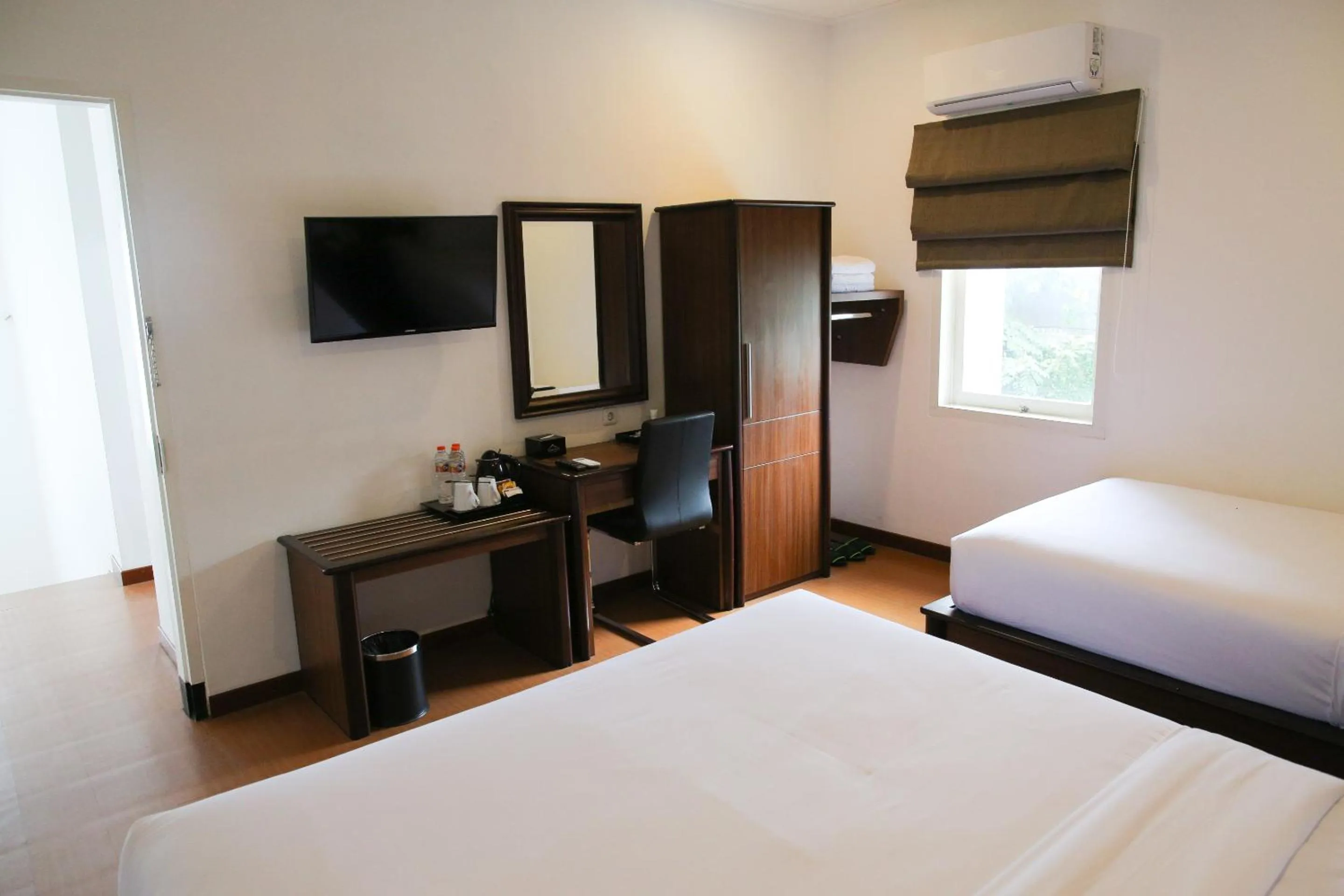 Coffee/tea facilities, Bed in Samara Resort