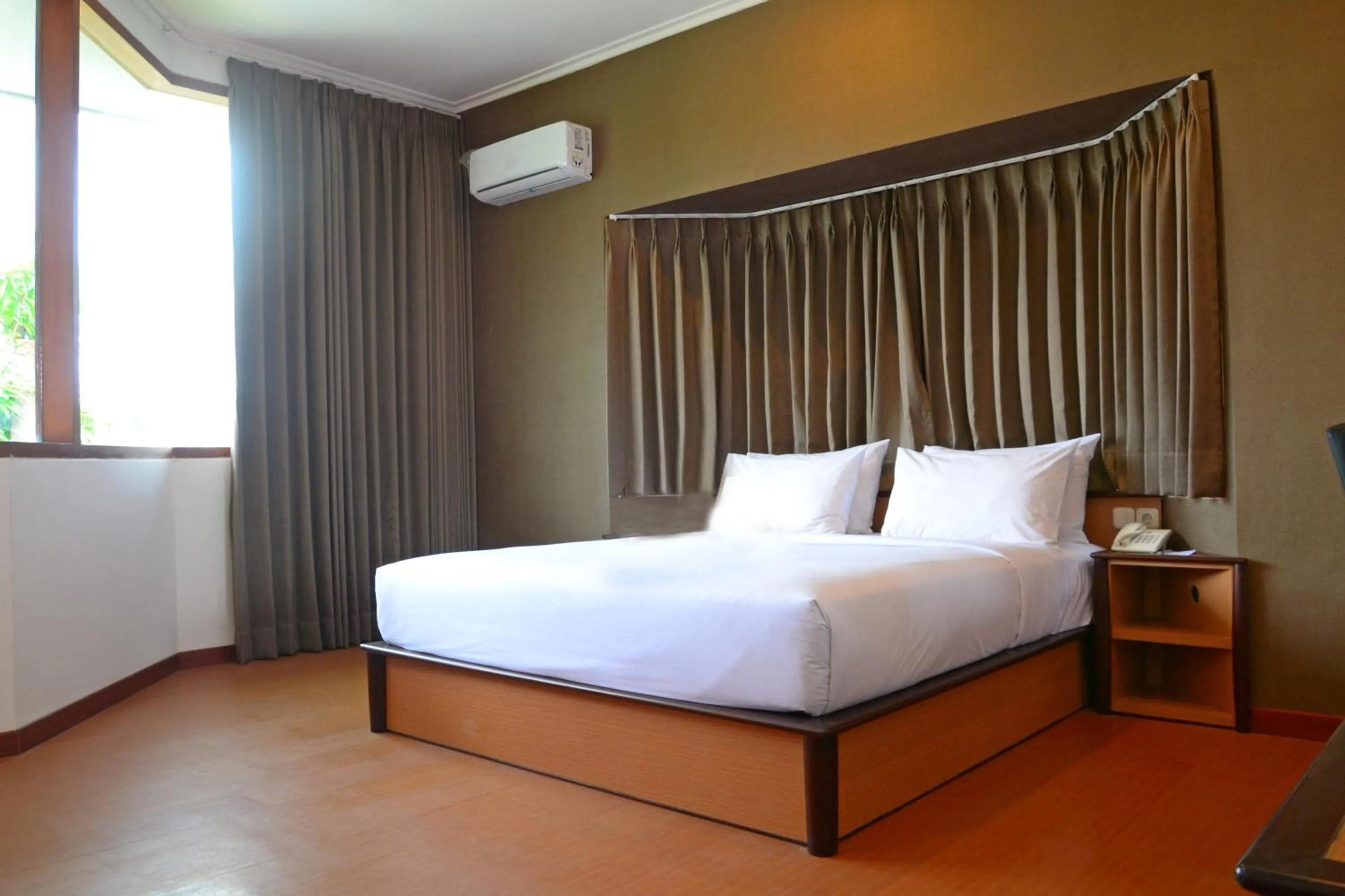 Bedroom, Bed in Samara Resort