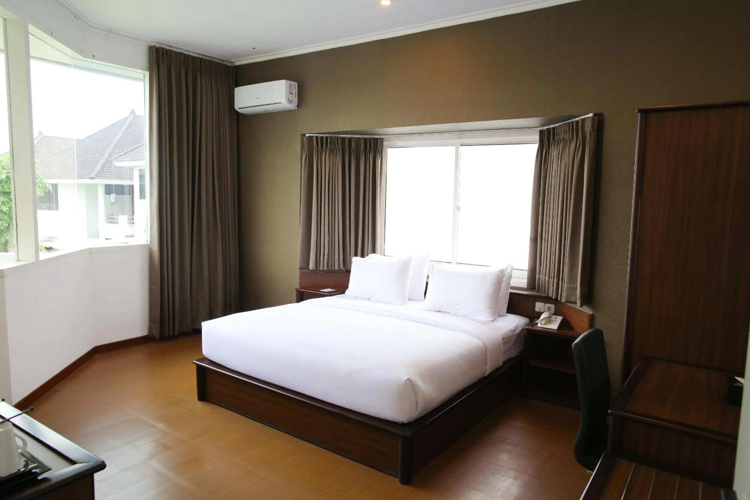 Bedroom, Bed in Samara Resort