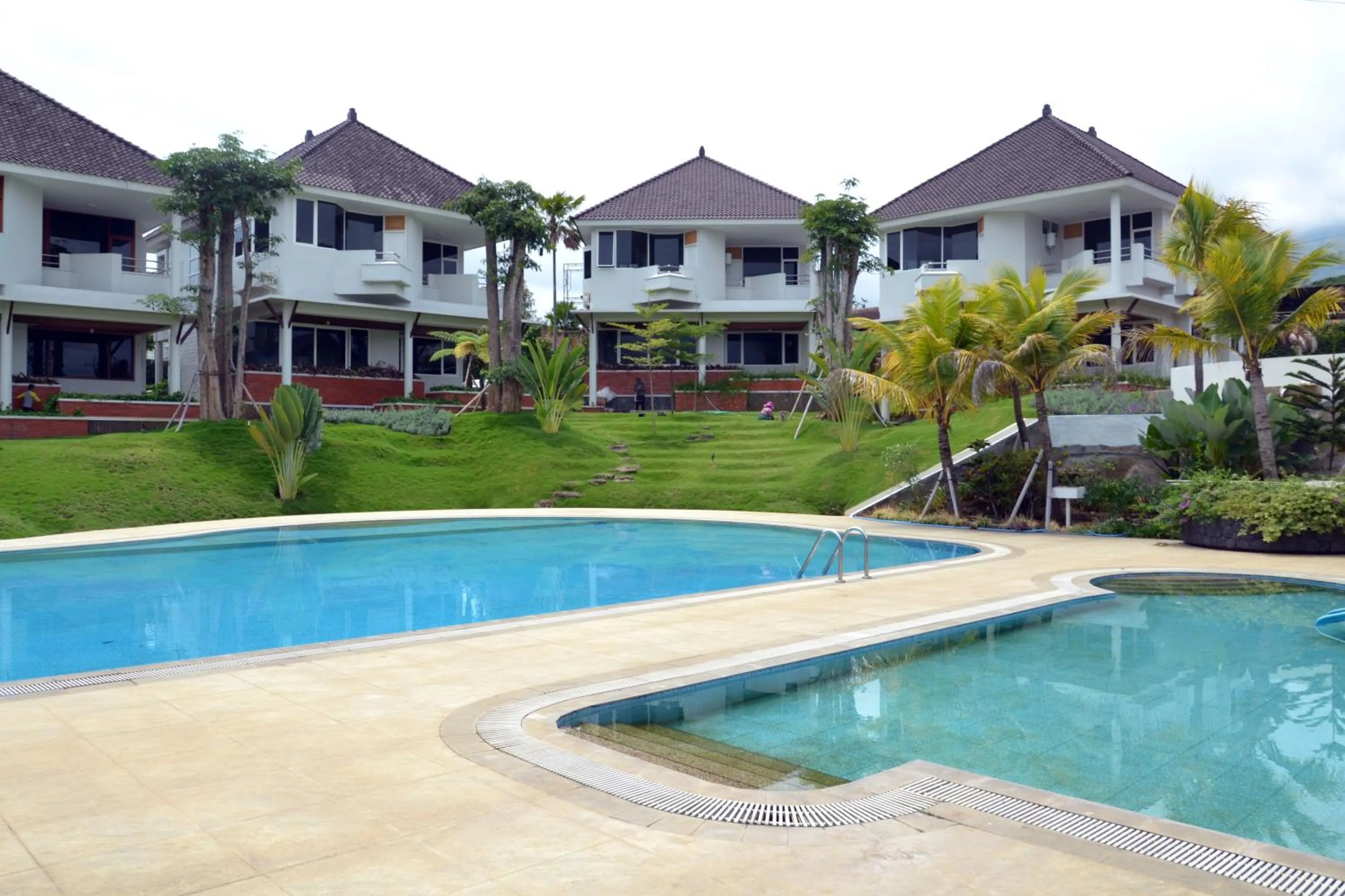 Swimming pool in Samara Resort