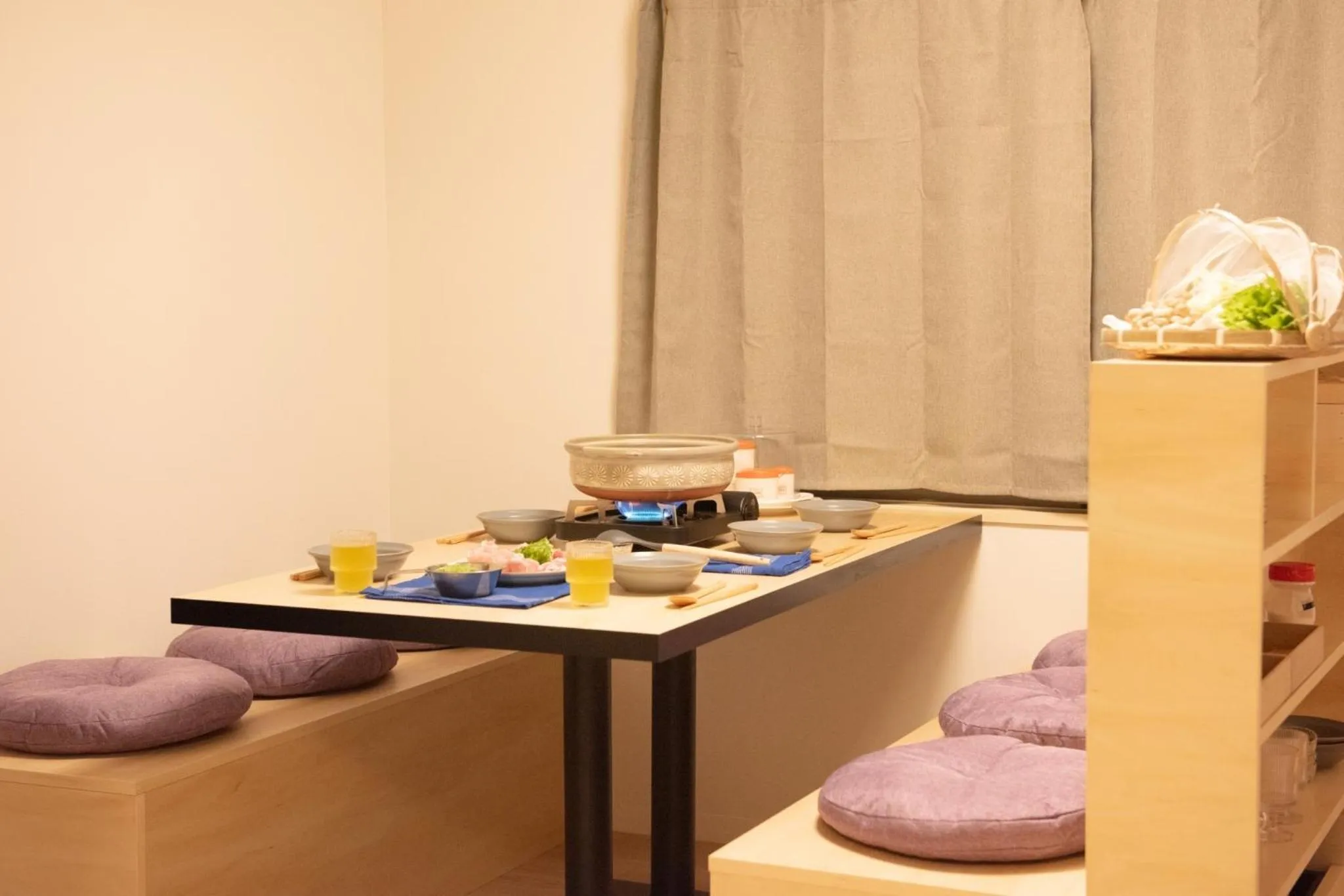 Food in Guesthouse Life Field