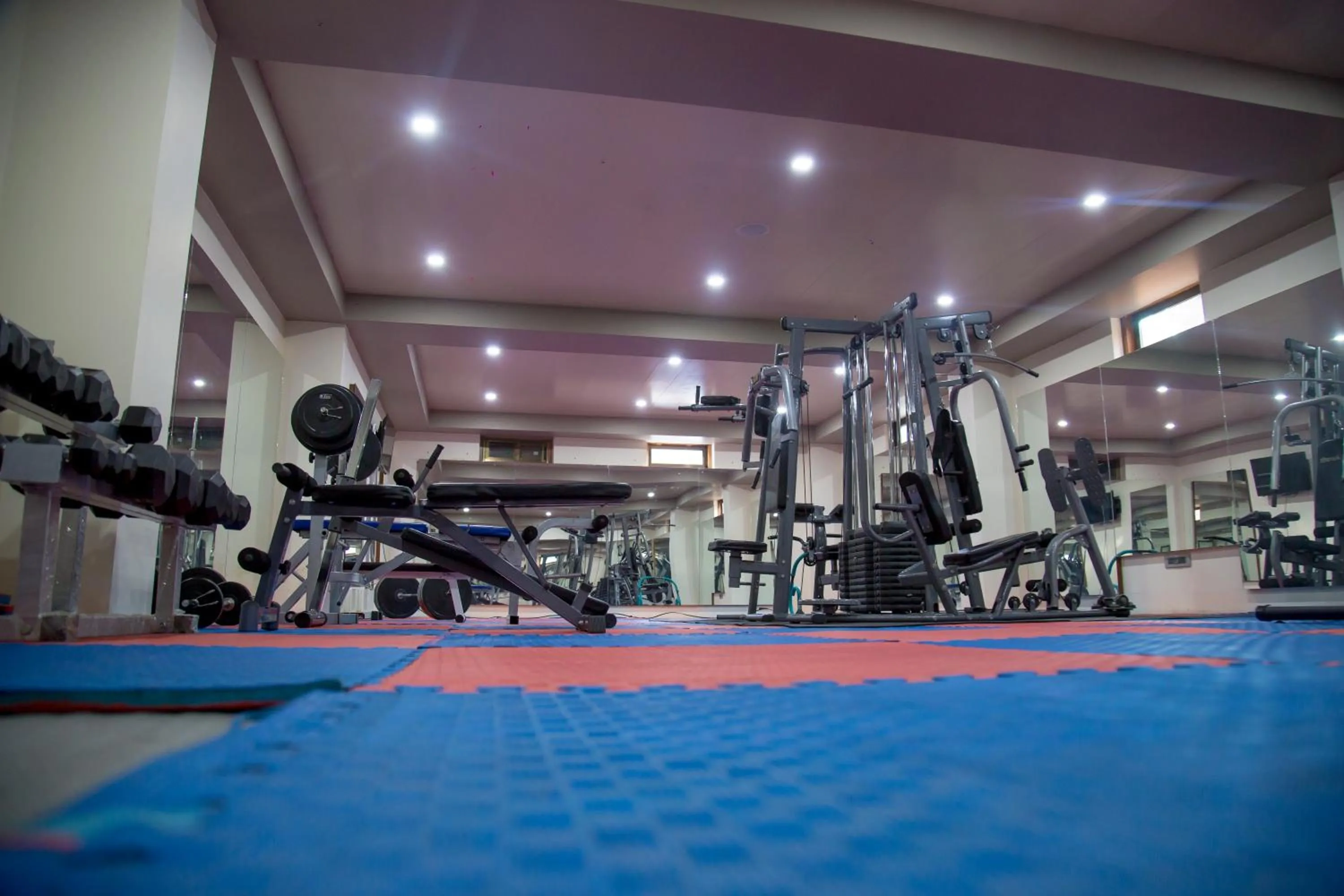Fitness centre/facilities in Tara Phendeyling Hotel