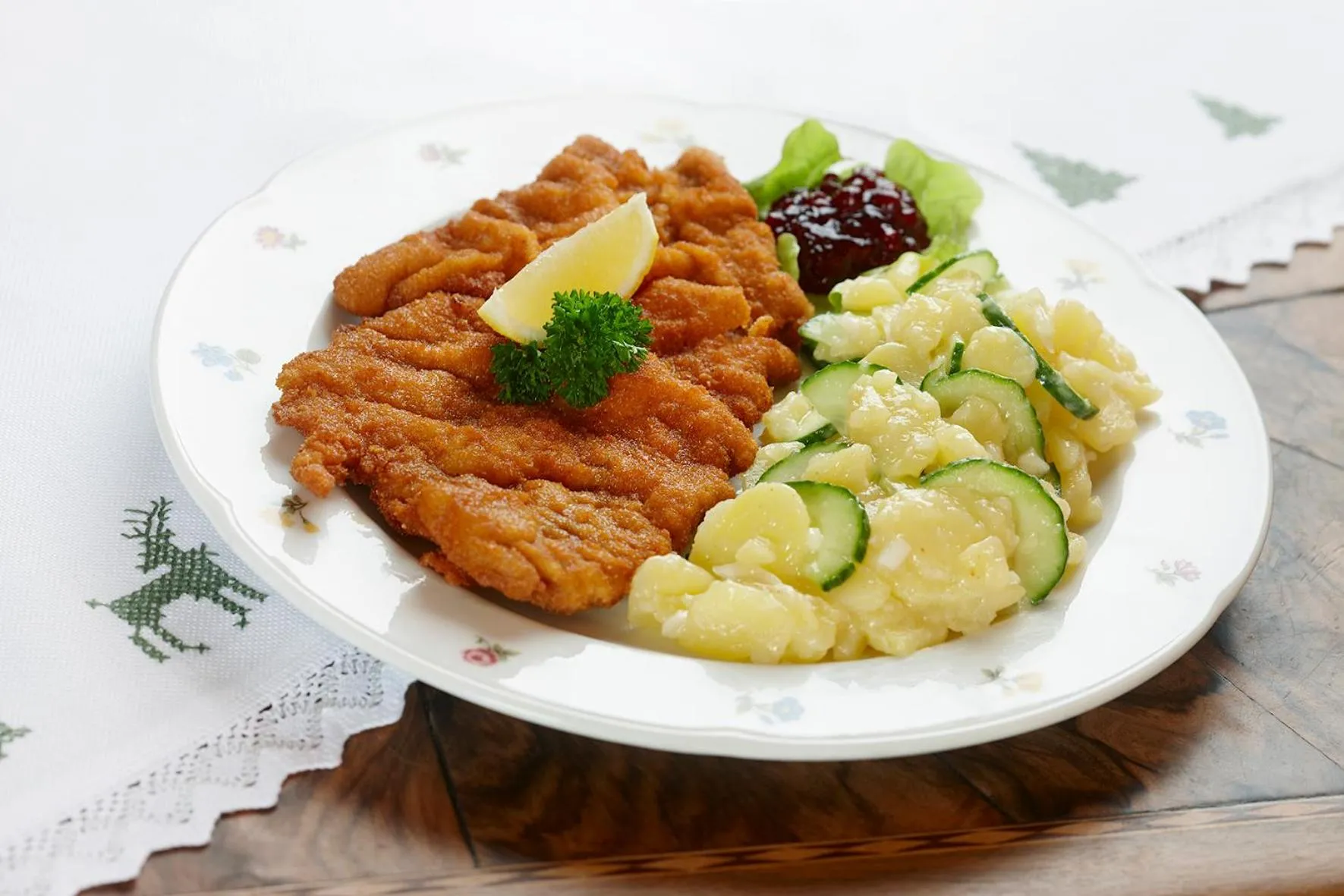 Restaurant/places to eat in Gasthof Löwen by Hotel Montafoner Hof