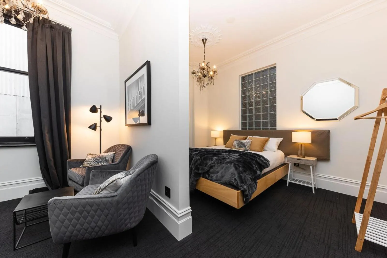 Bed in East Brunswick Hotel