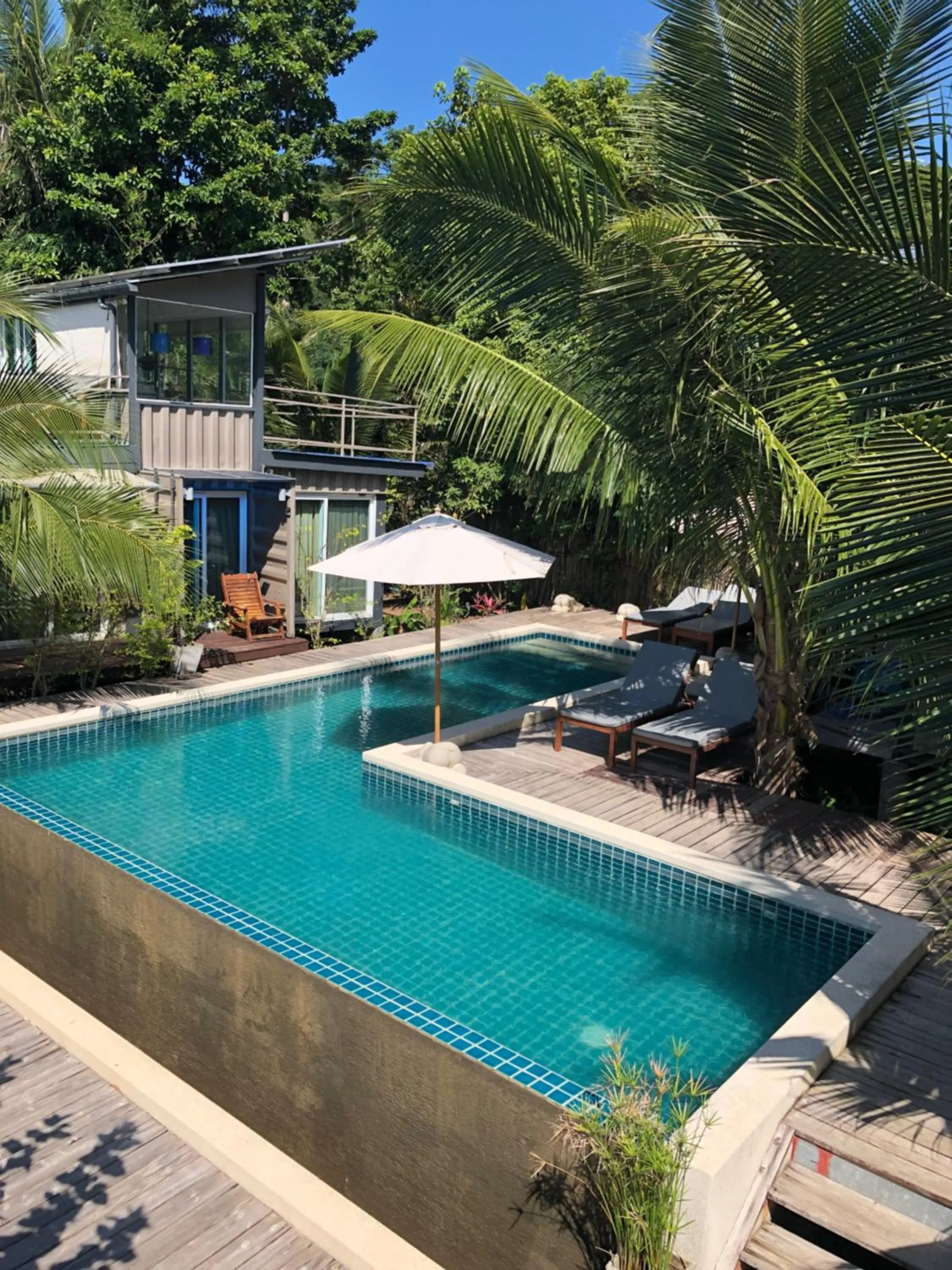 Baan Boom Boxes Eco Friendly Resort