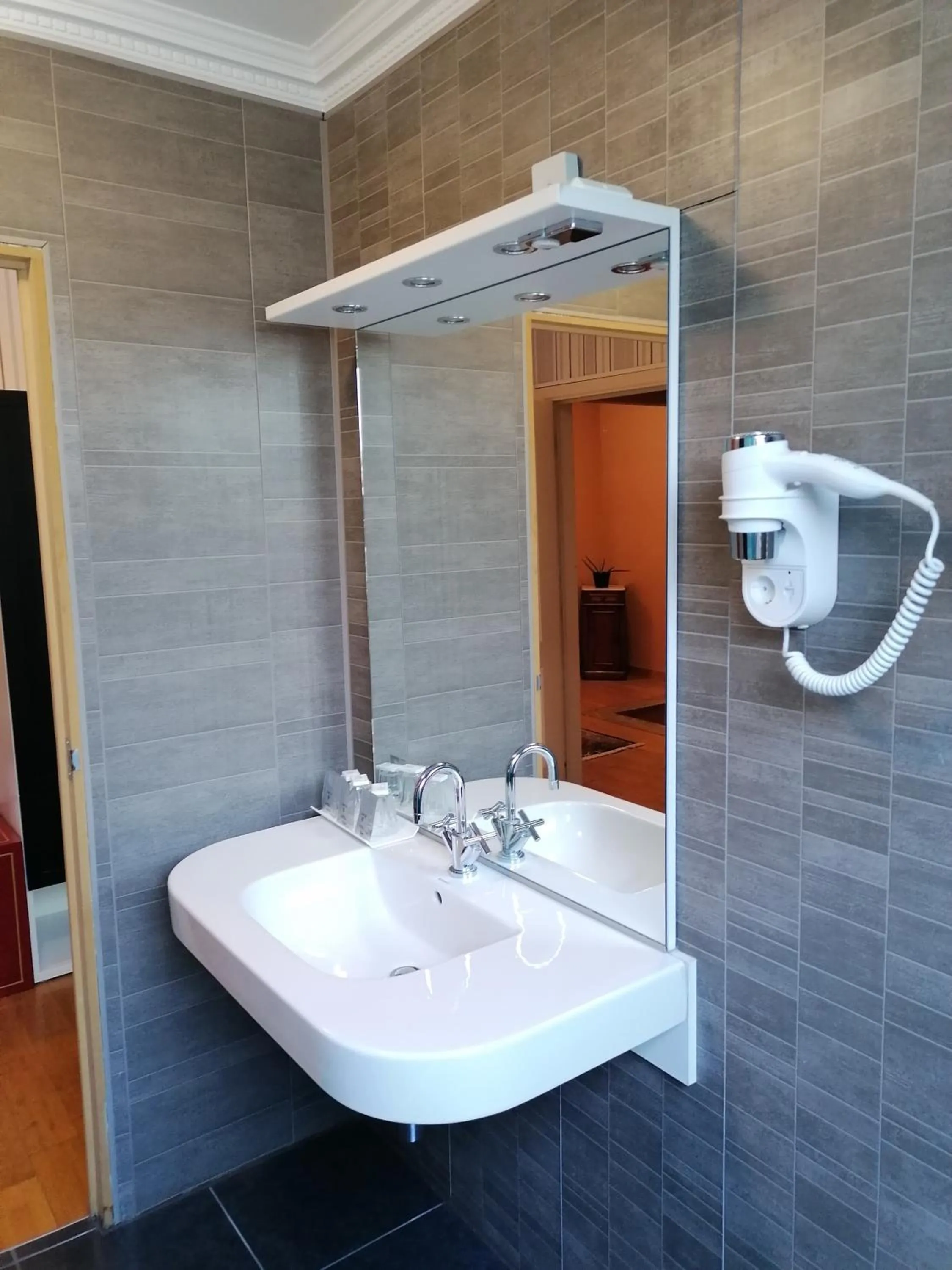 Bathroom in Hotel Prins van Oranje