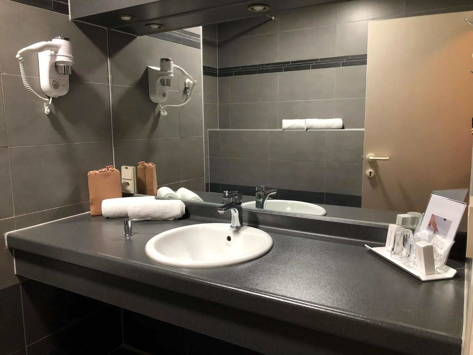 Bathroom in Hotel Prins van Oranje