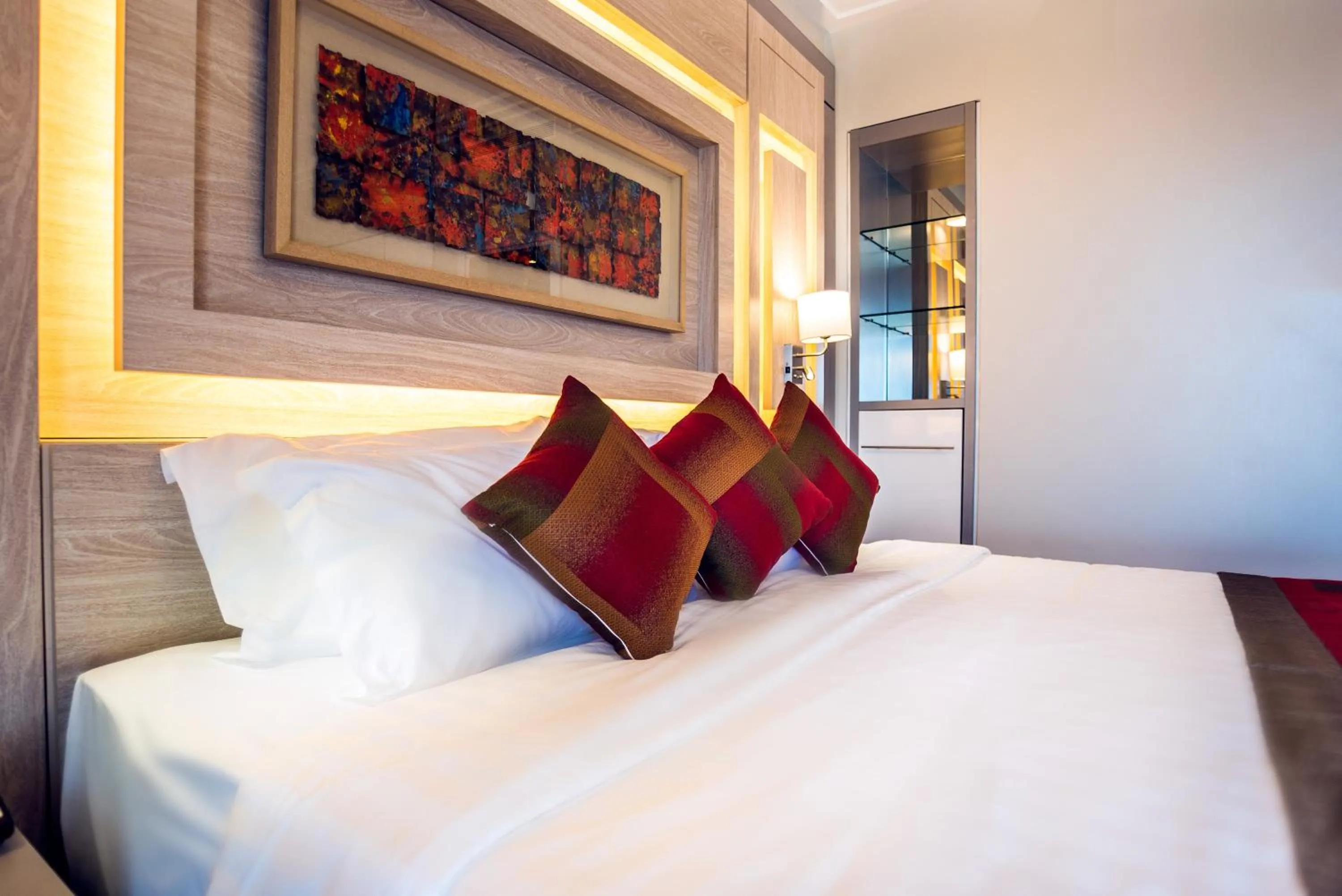 Bathroom, Bed in Golden Tulip Le Diplomate