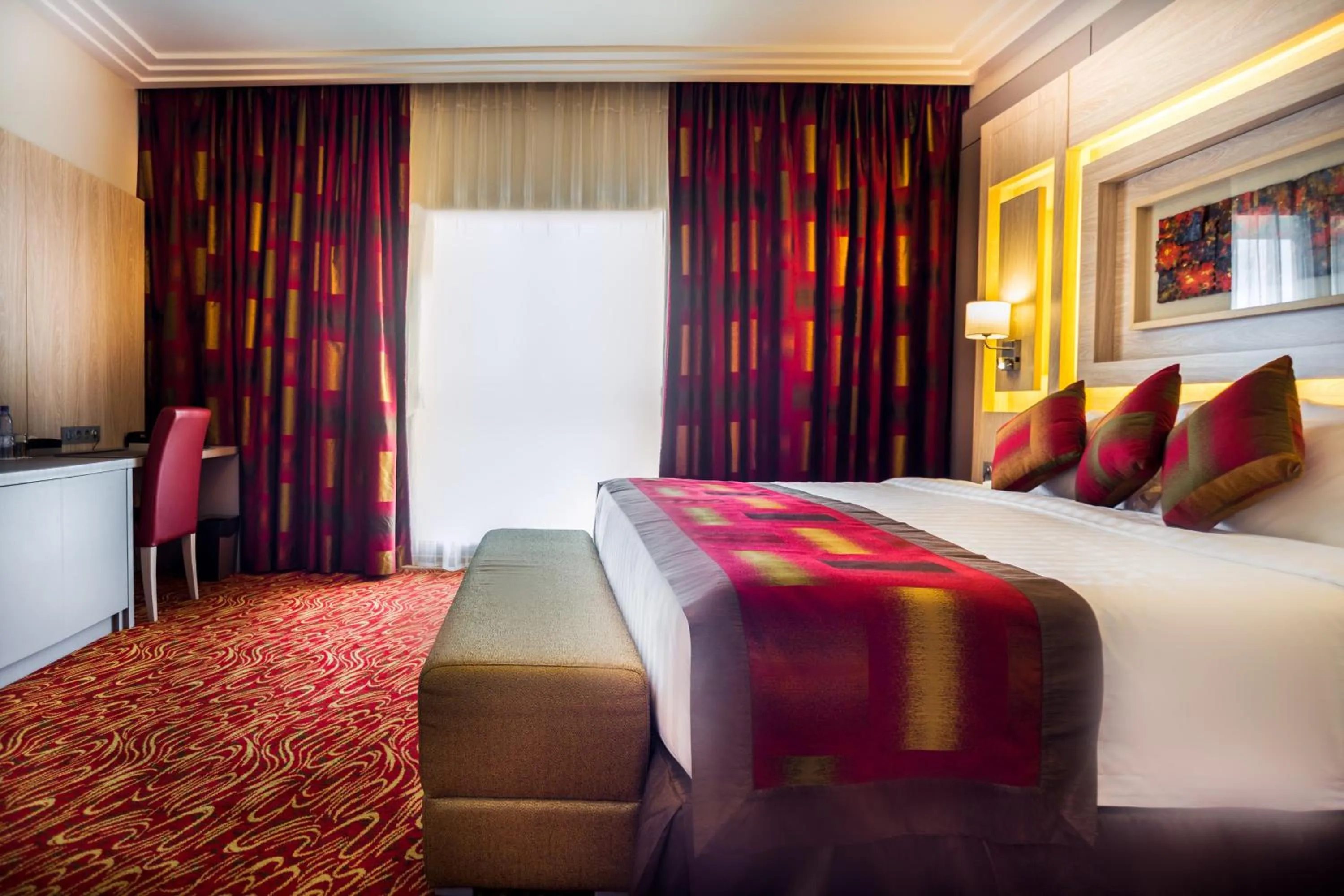 Shower, Bed in Golden Tulip Le Diplomate