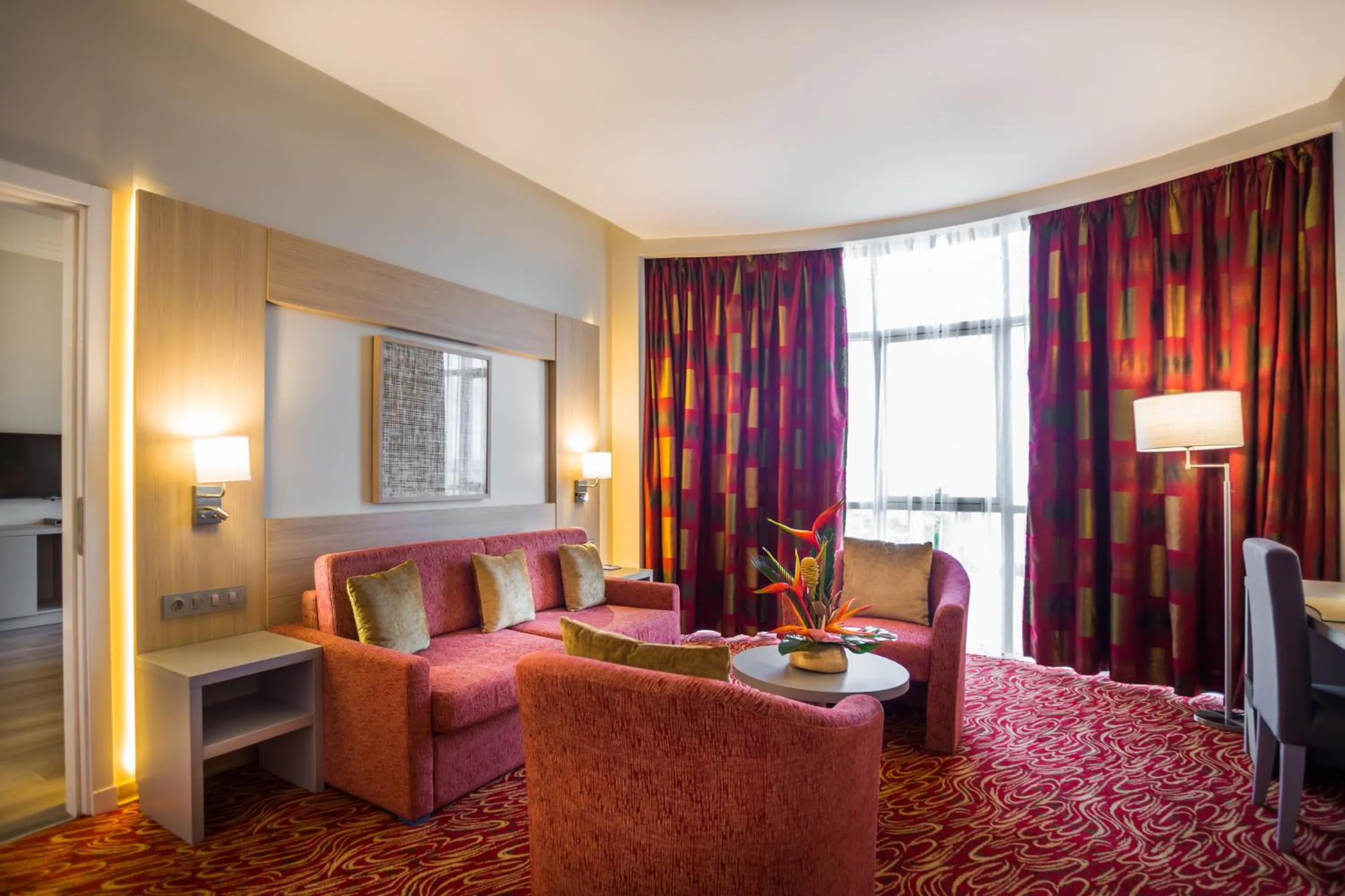 Shower in Golden Tulip Le Diplomate