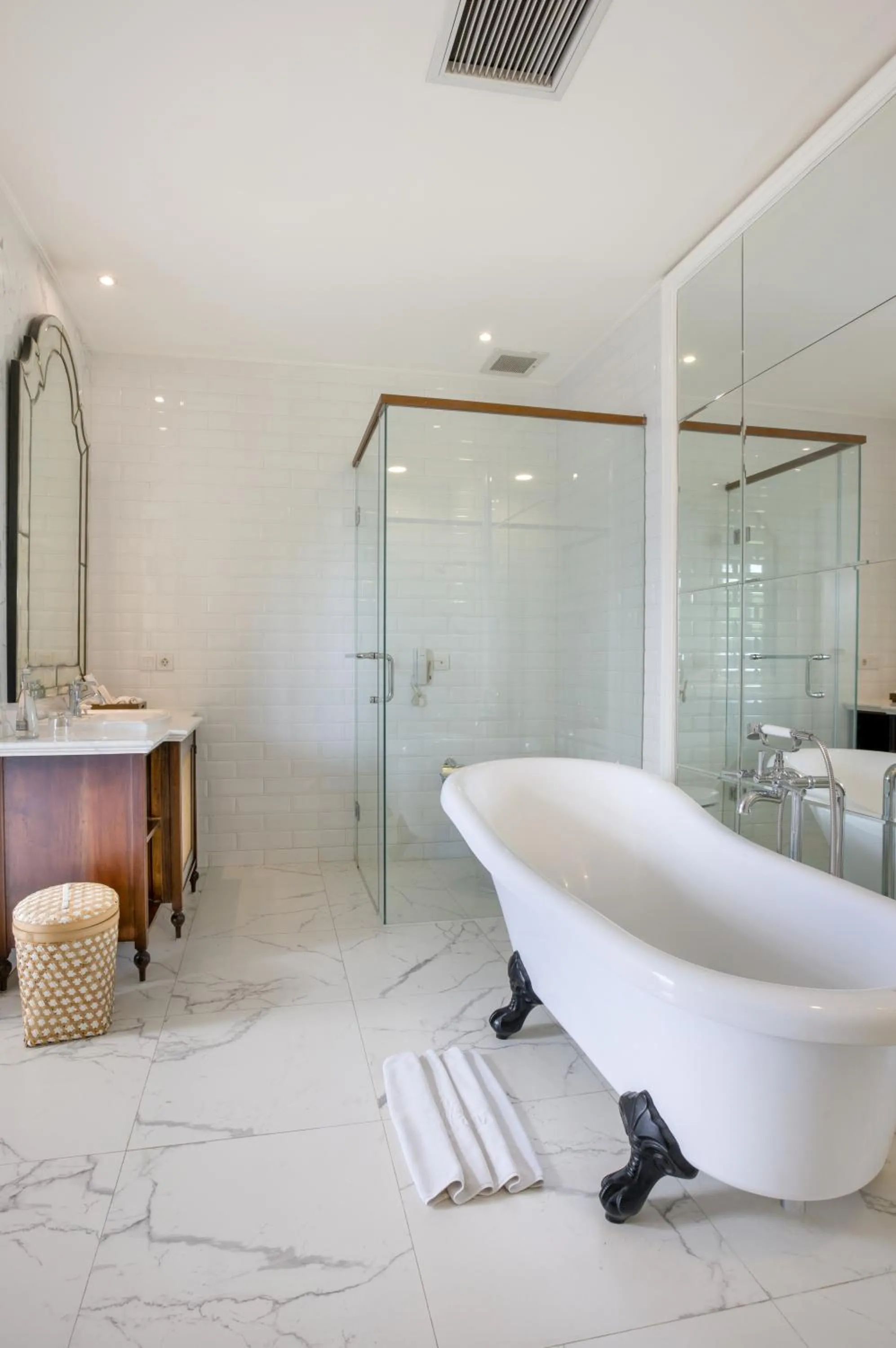 Bath in Plataran Heritage Borobudur Hotel