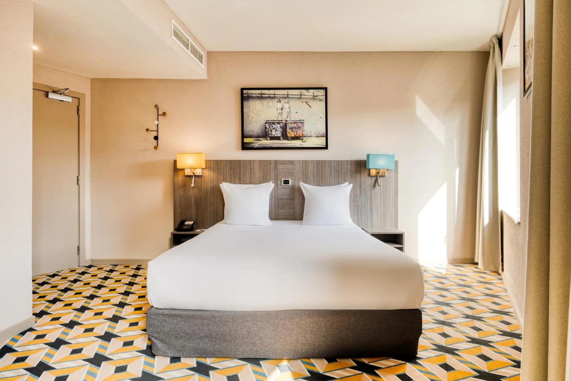 Bedroom, Bed in ALMA Grand Place Hotel