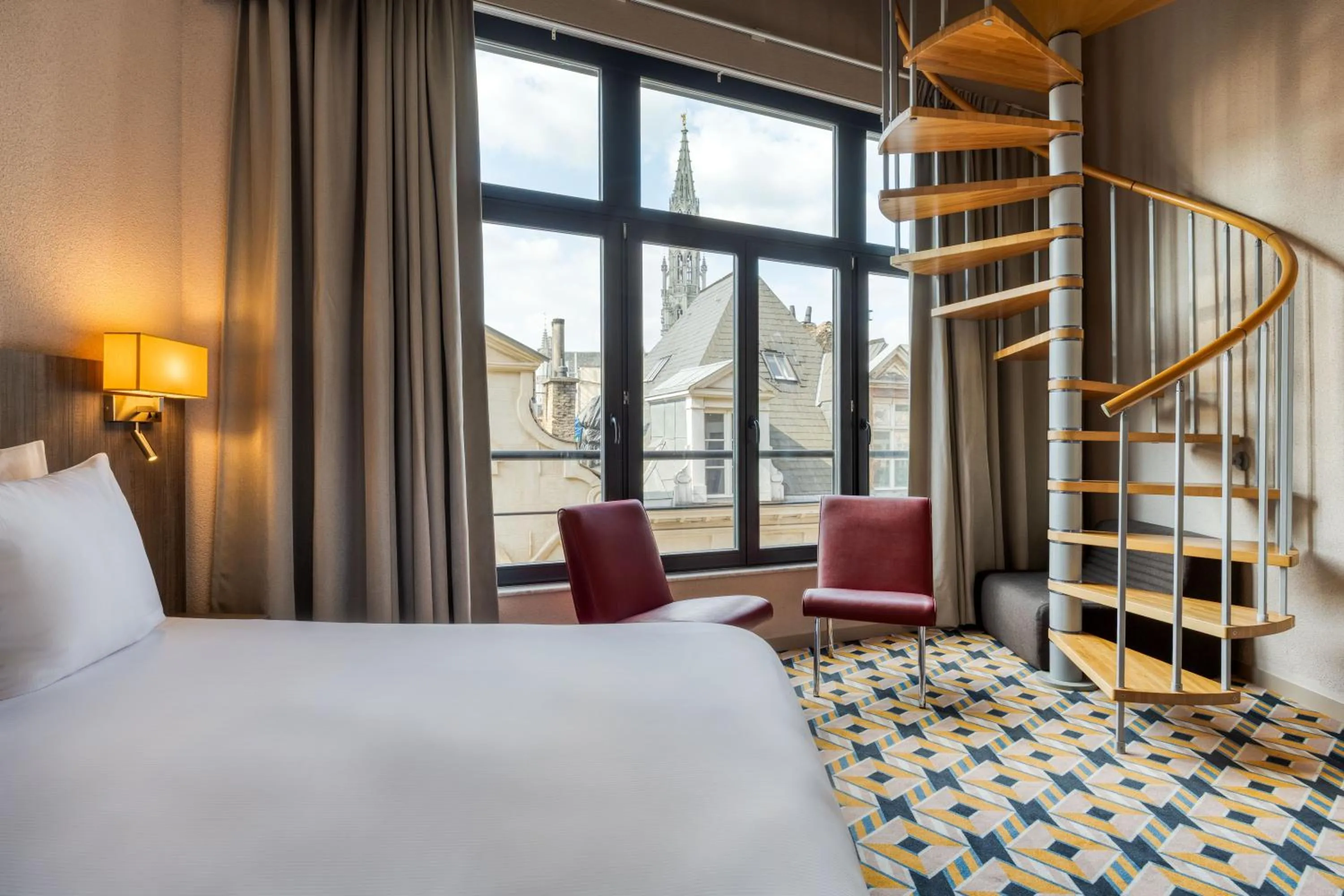 Bedroom, Bed in ALMA Grand Place Hotel