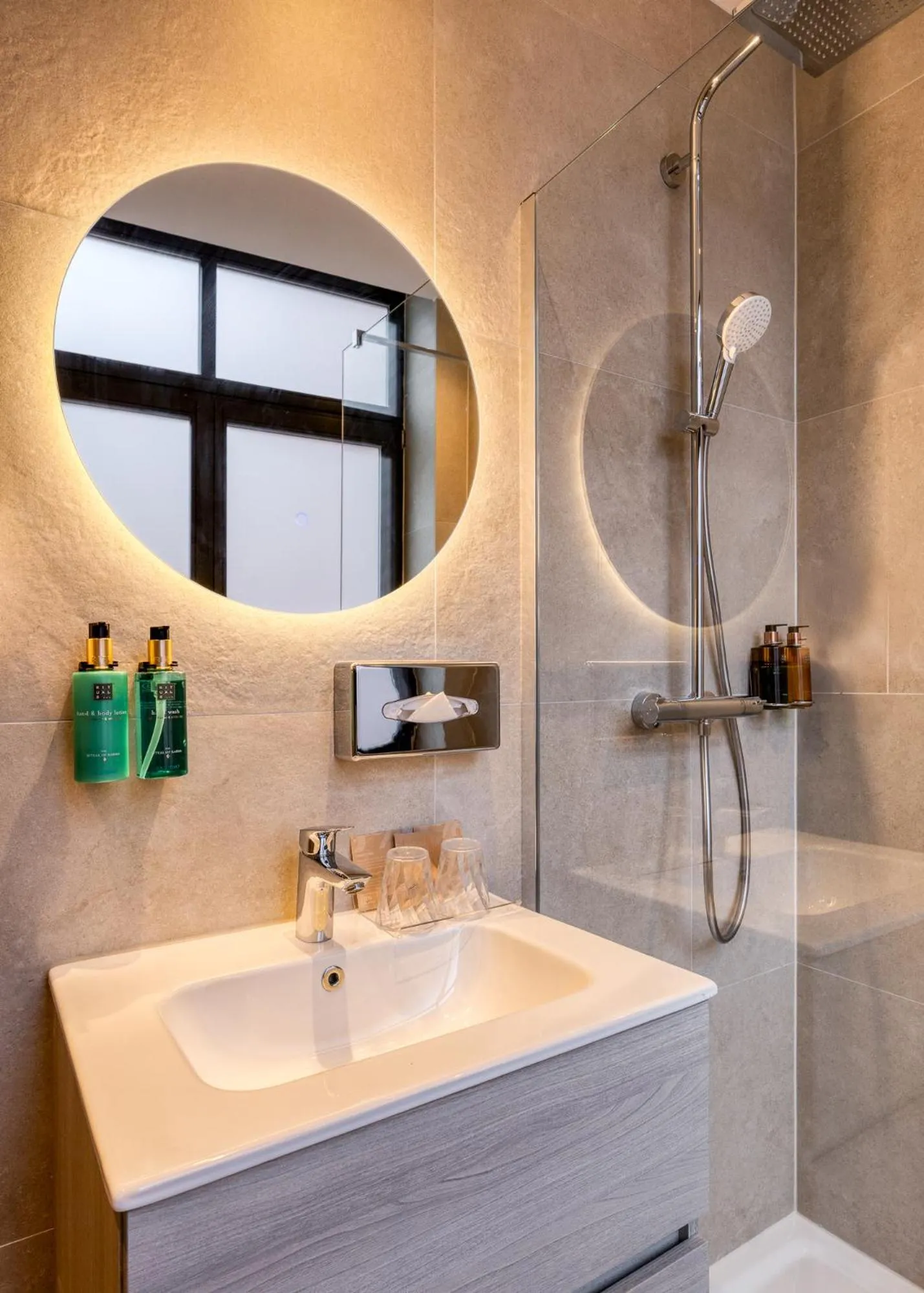 ALMA Grand Place Hotel