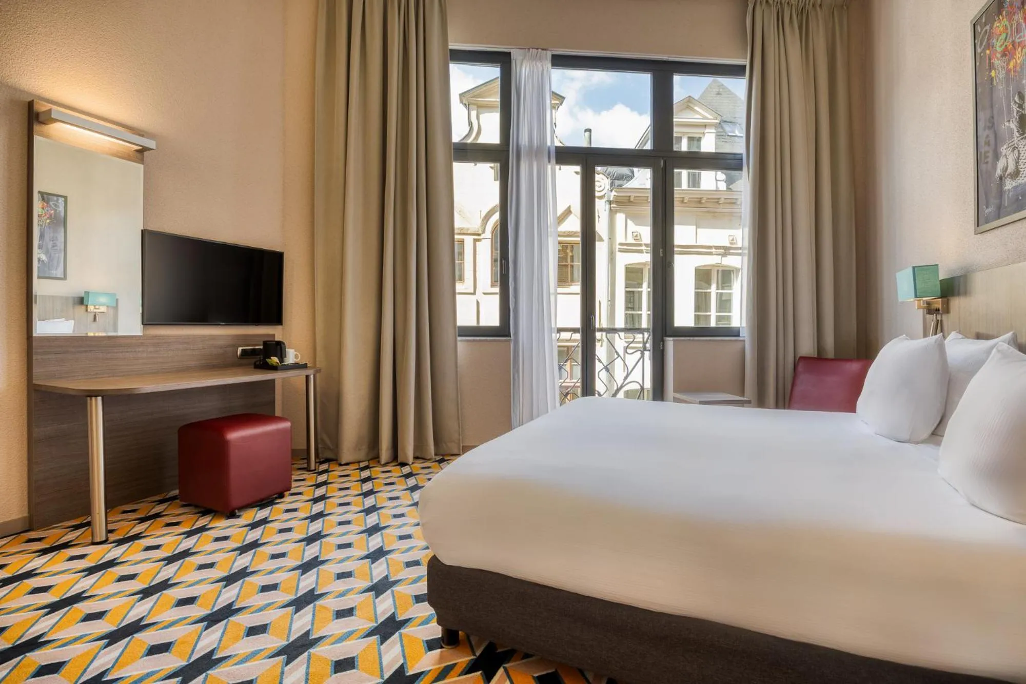 Bedroom, Bed in ALMA Grand Place Hotel