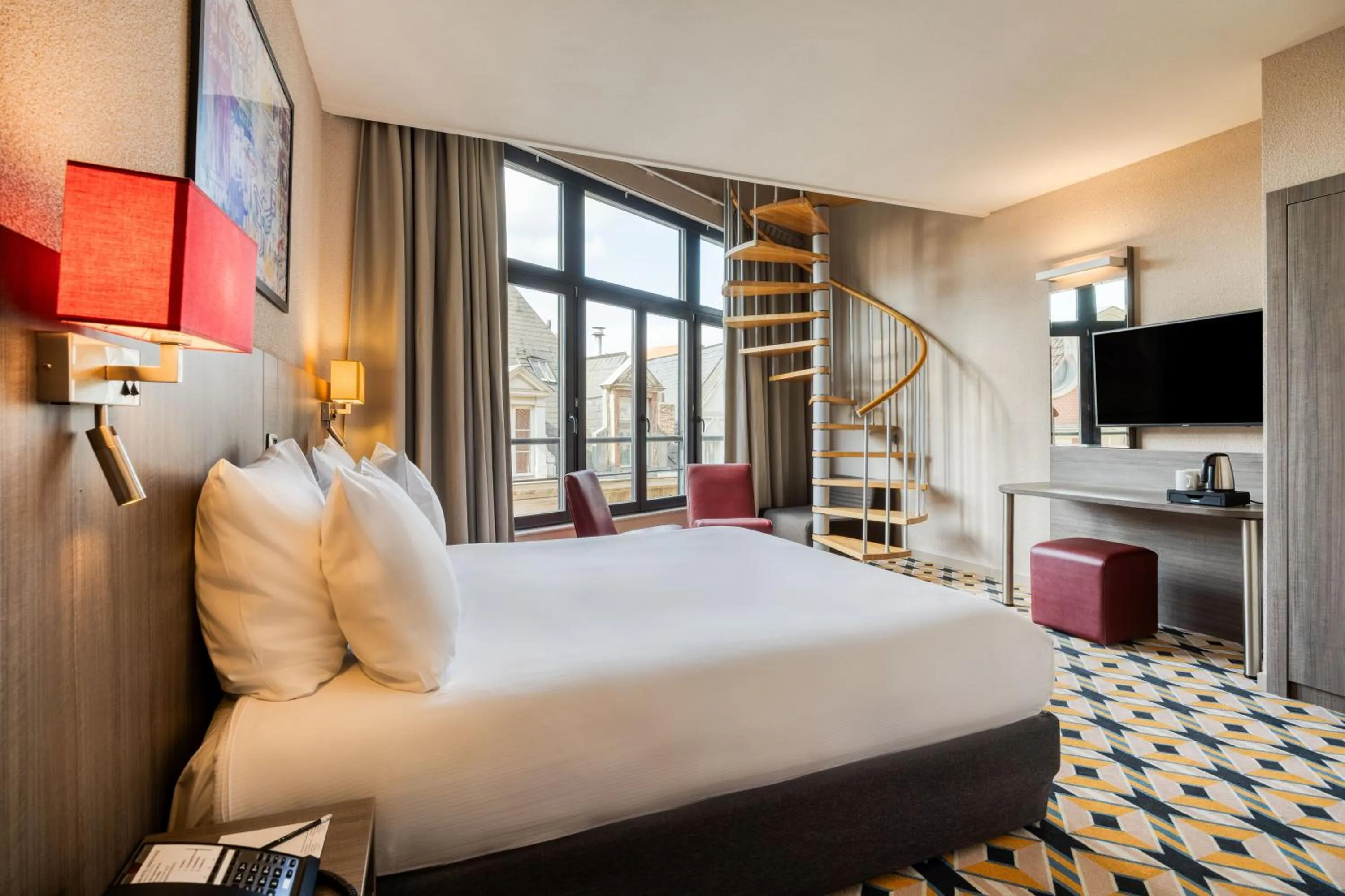 Bedroom, Bed in ALMA Grand Place Hotel