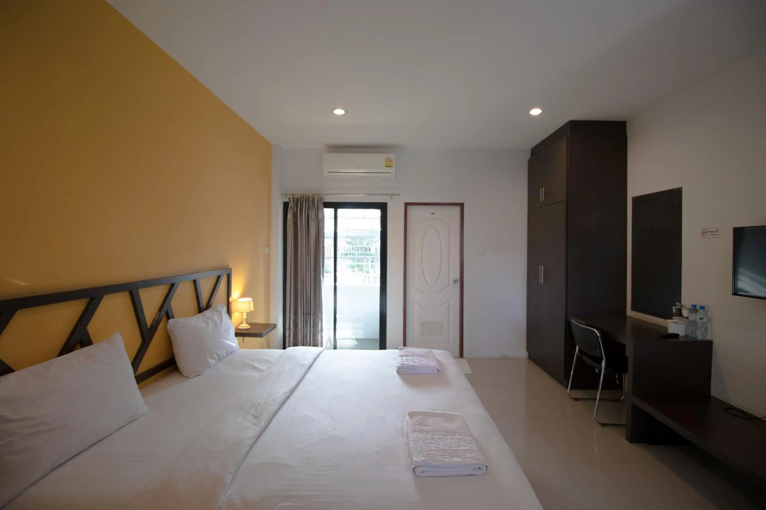 Photo of the whole room in Somsamai Style Apartment