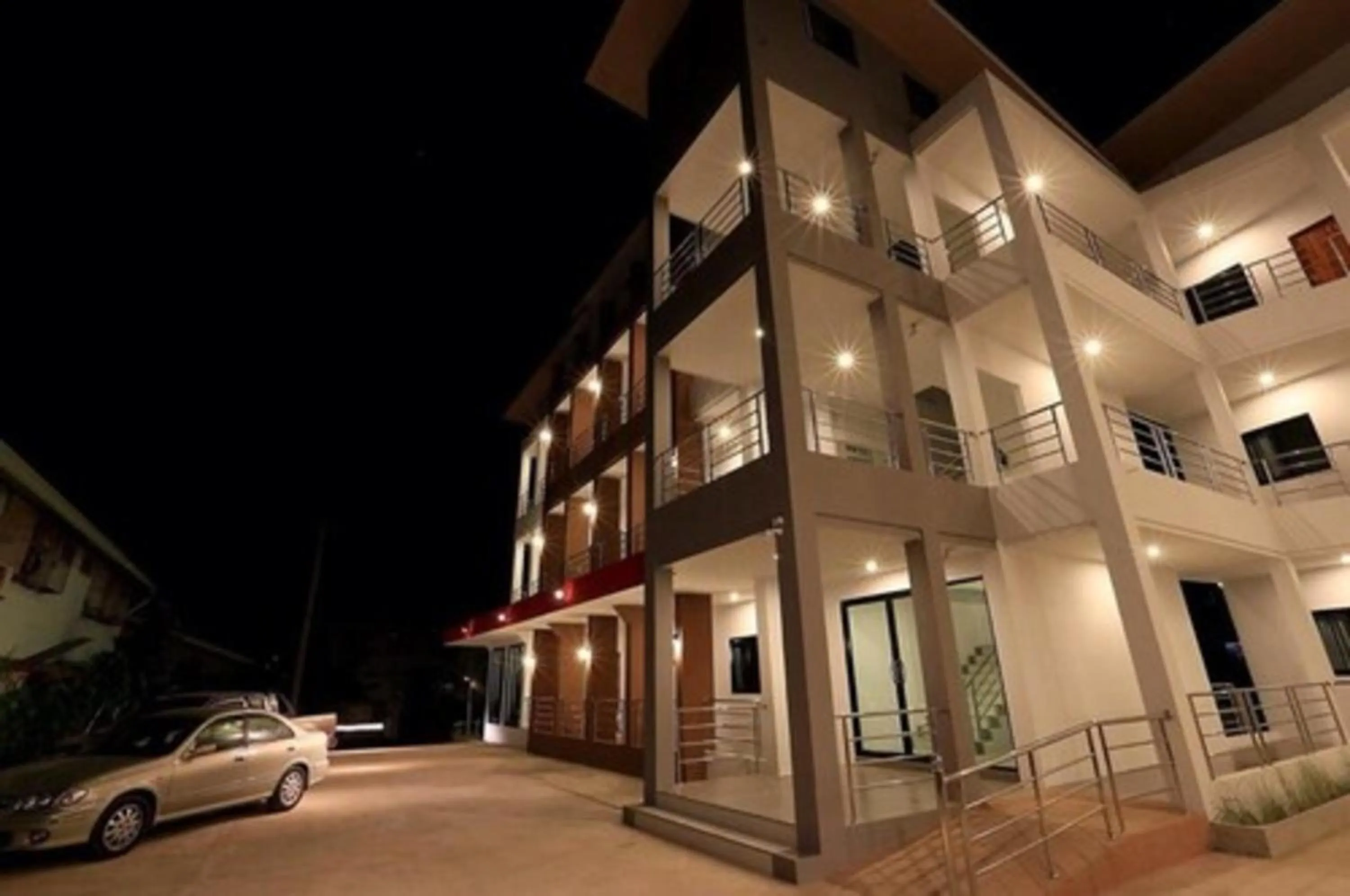 Property building in Somsamai Style Apartment