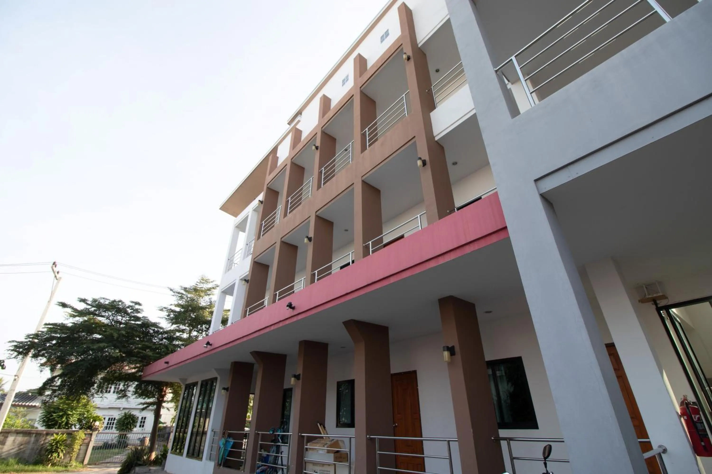 Property building in Somsamai Style Apartment