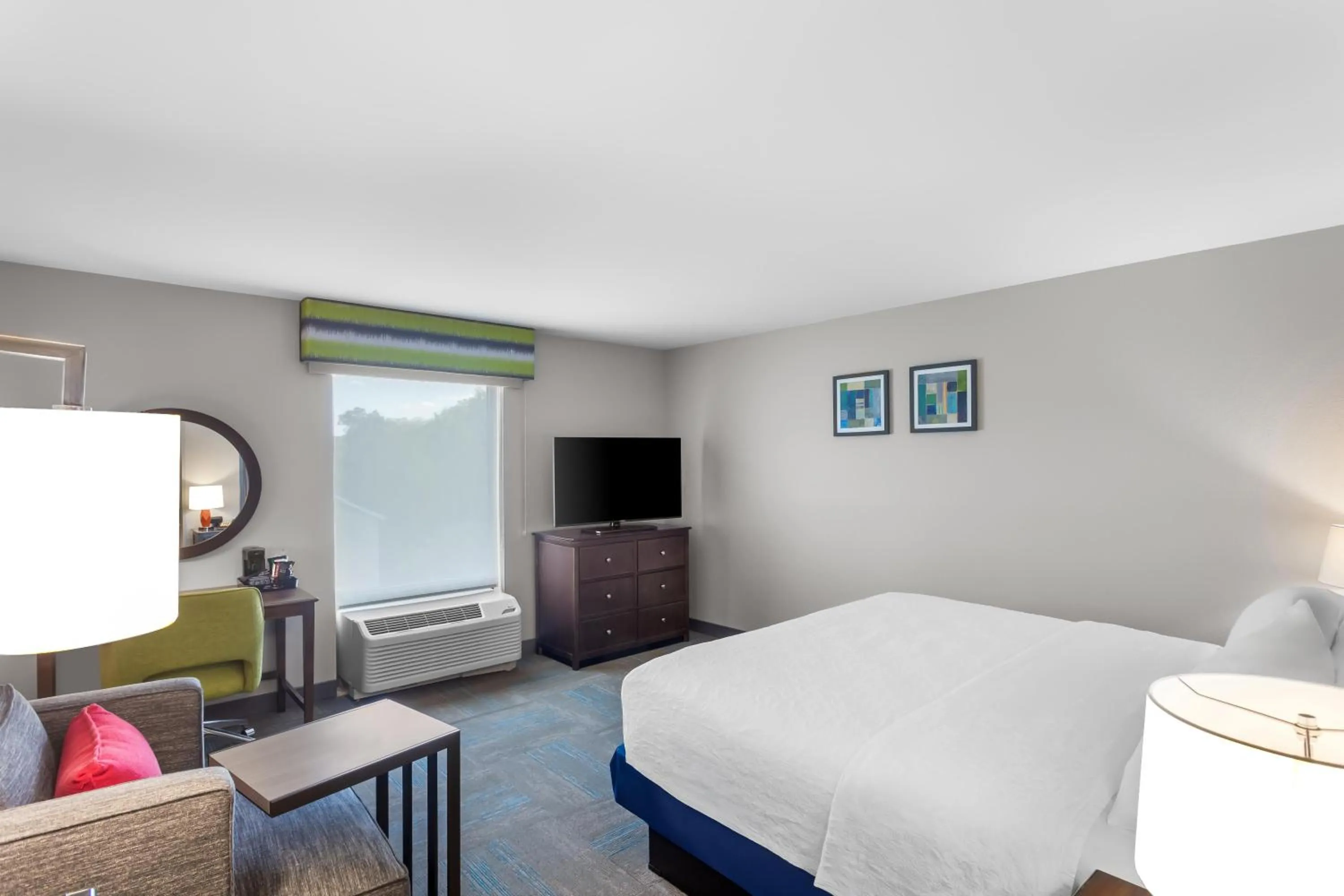 Bed in Hampton Inn University Area, Huntington, Wv